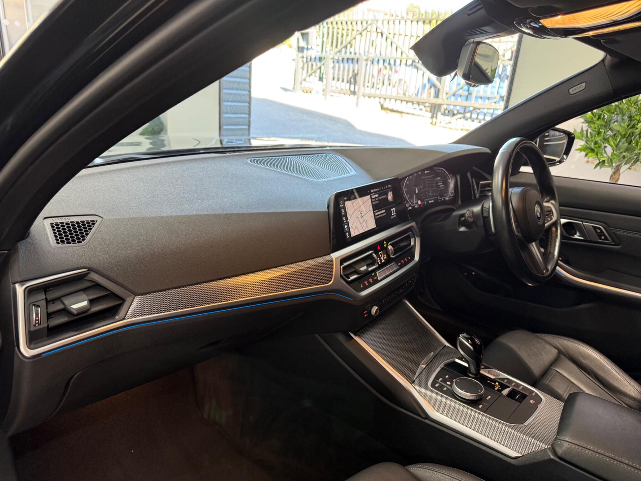 BMW 3 Series view 32