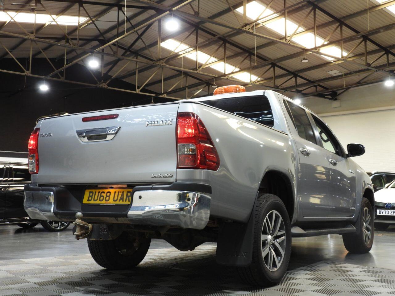 Toyota Hilux view 8