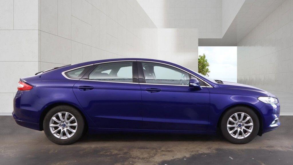 Ford Mondeo view 15