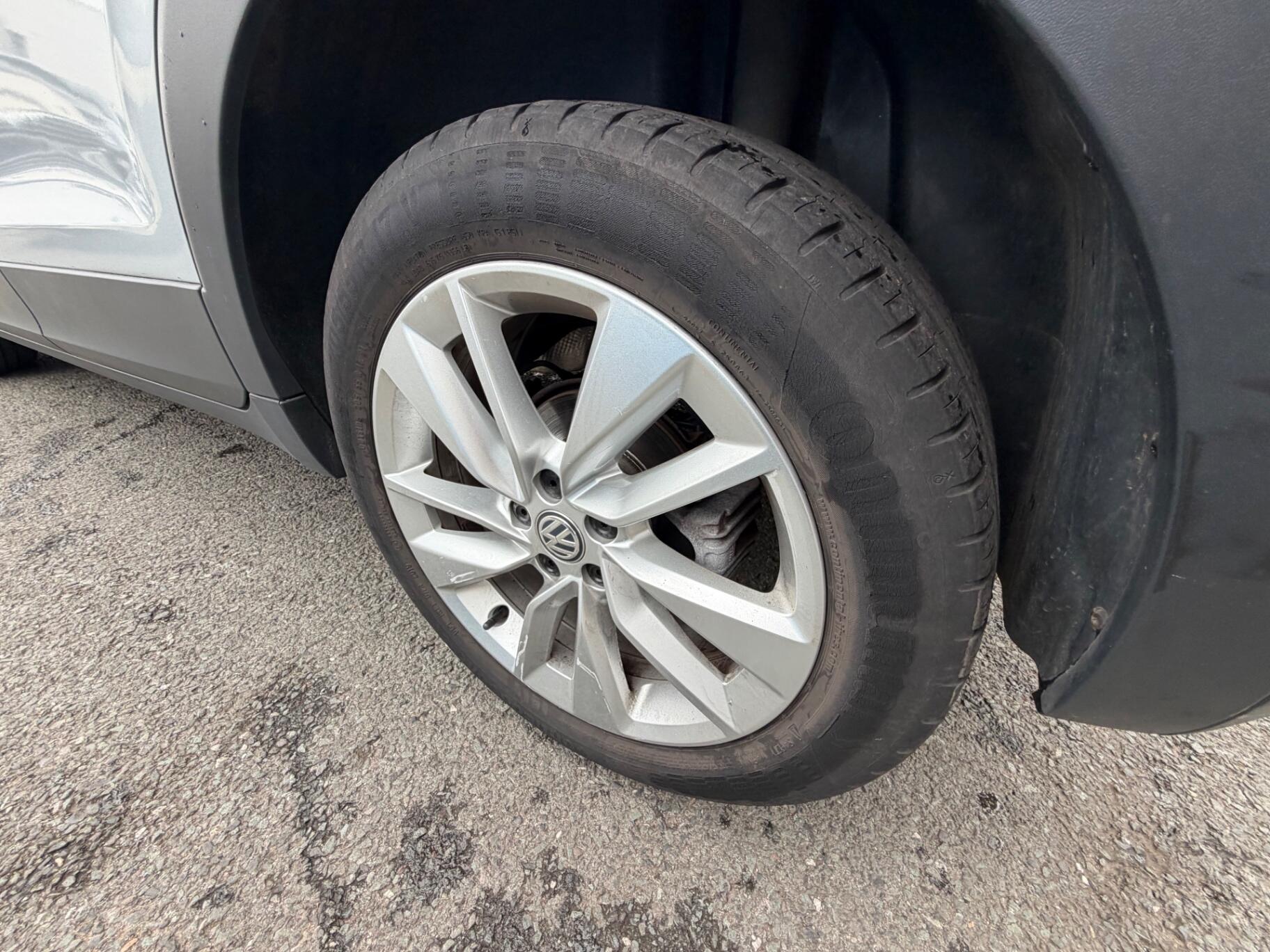 Volkswagen T-Cross view 9
