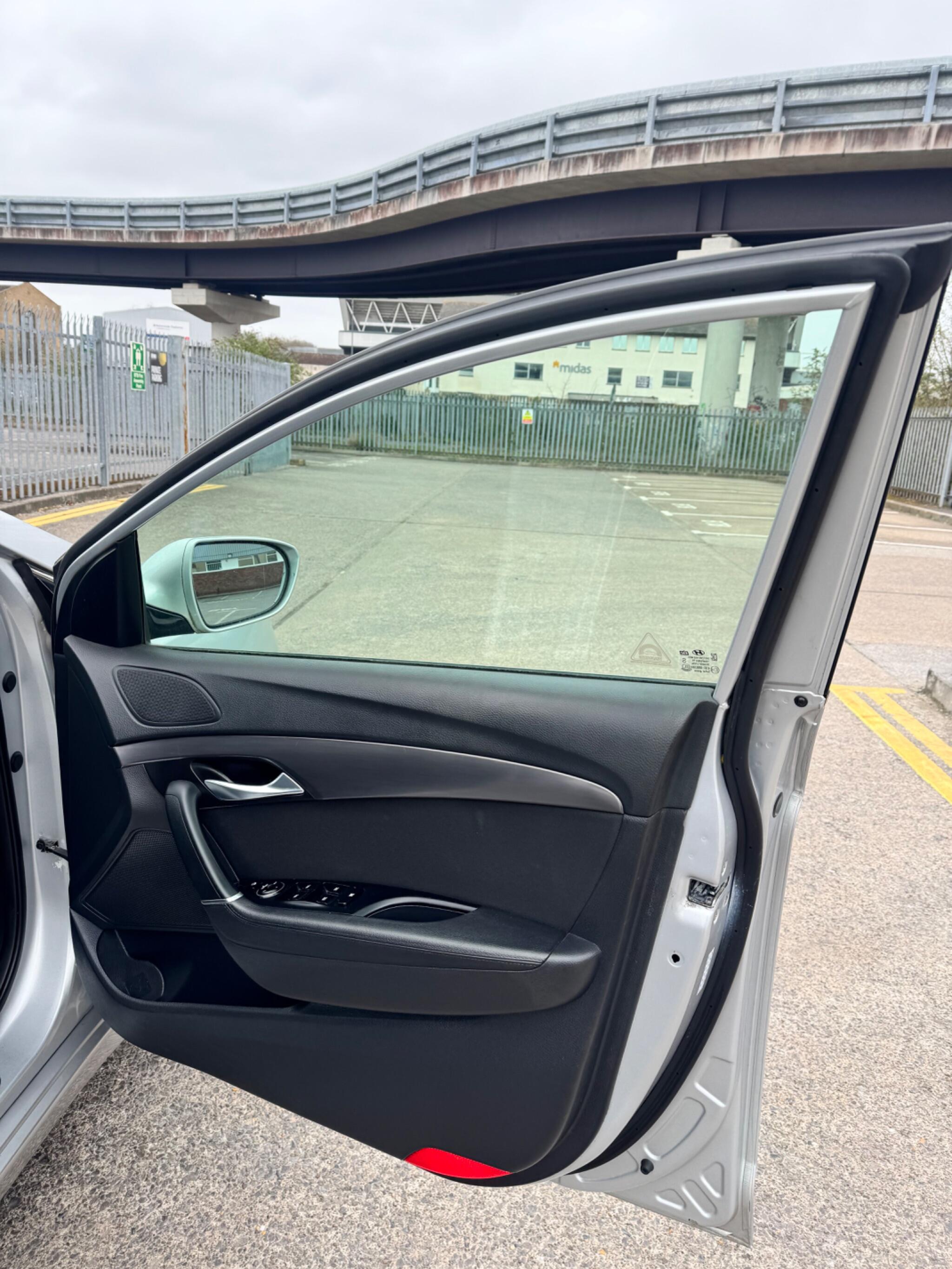 Hyundai i40 view 27