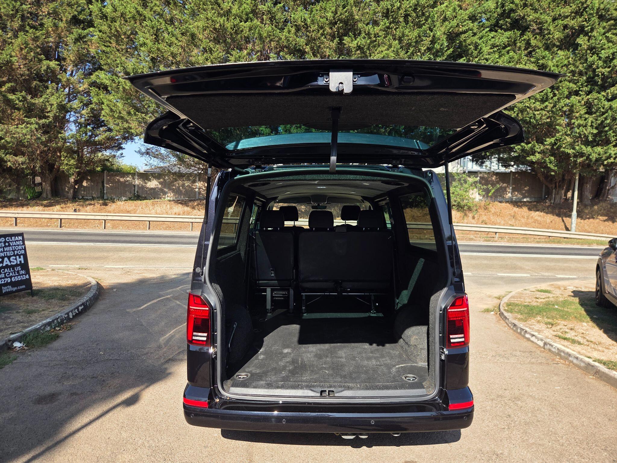 Volkswagen Transporter view 7