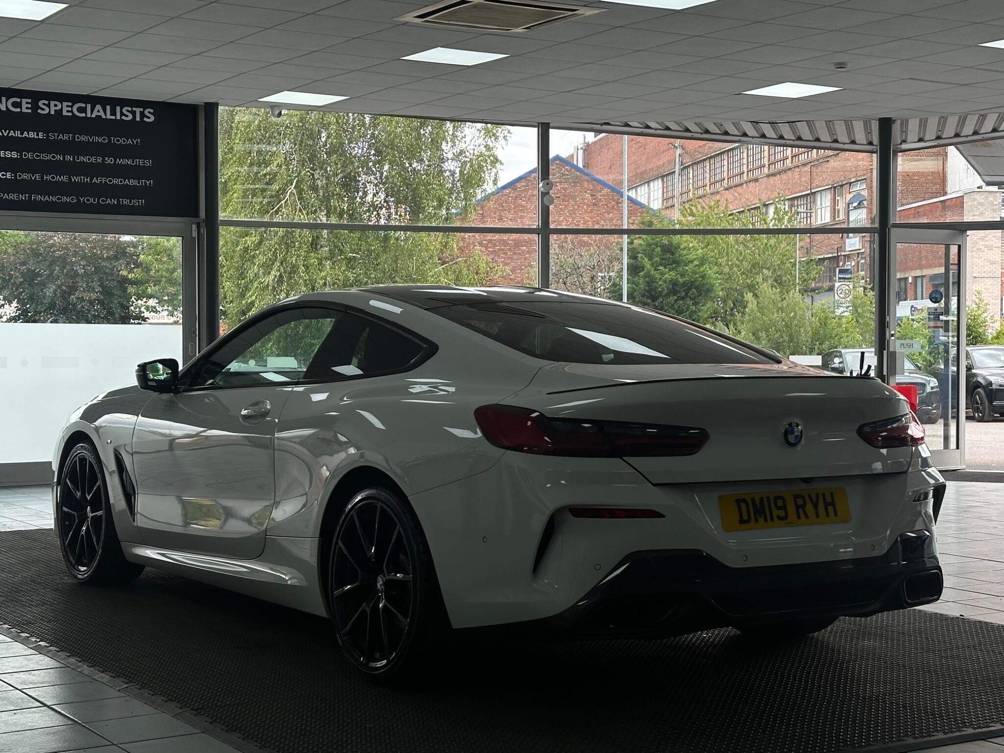 BMW 8 Series view 11