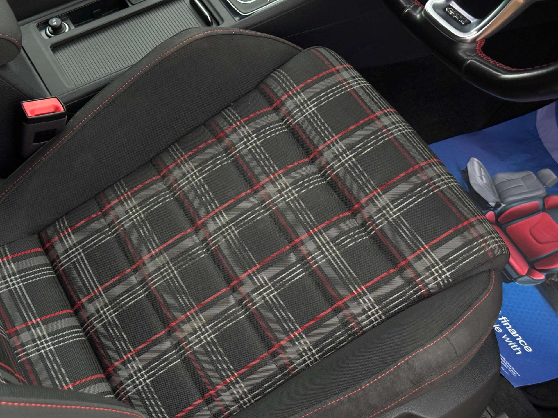 Volkswagen Golf view 22