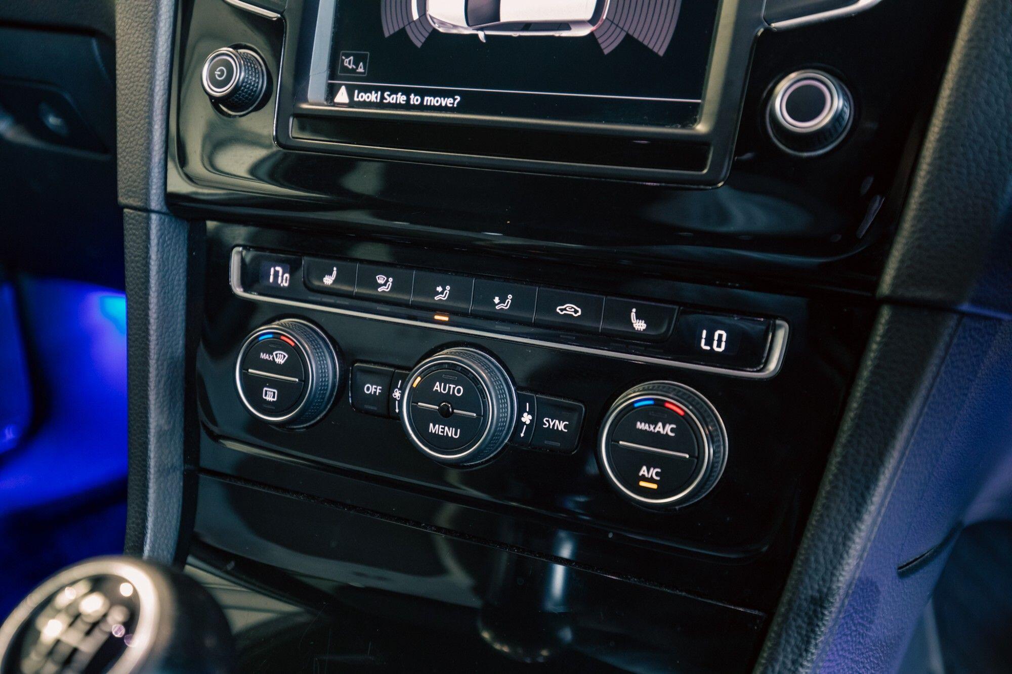 Volkswagen Golf view 15