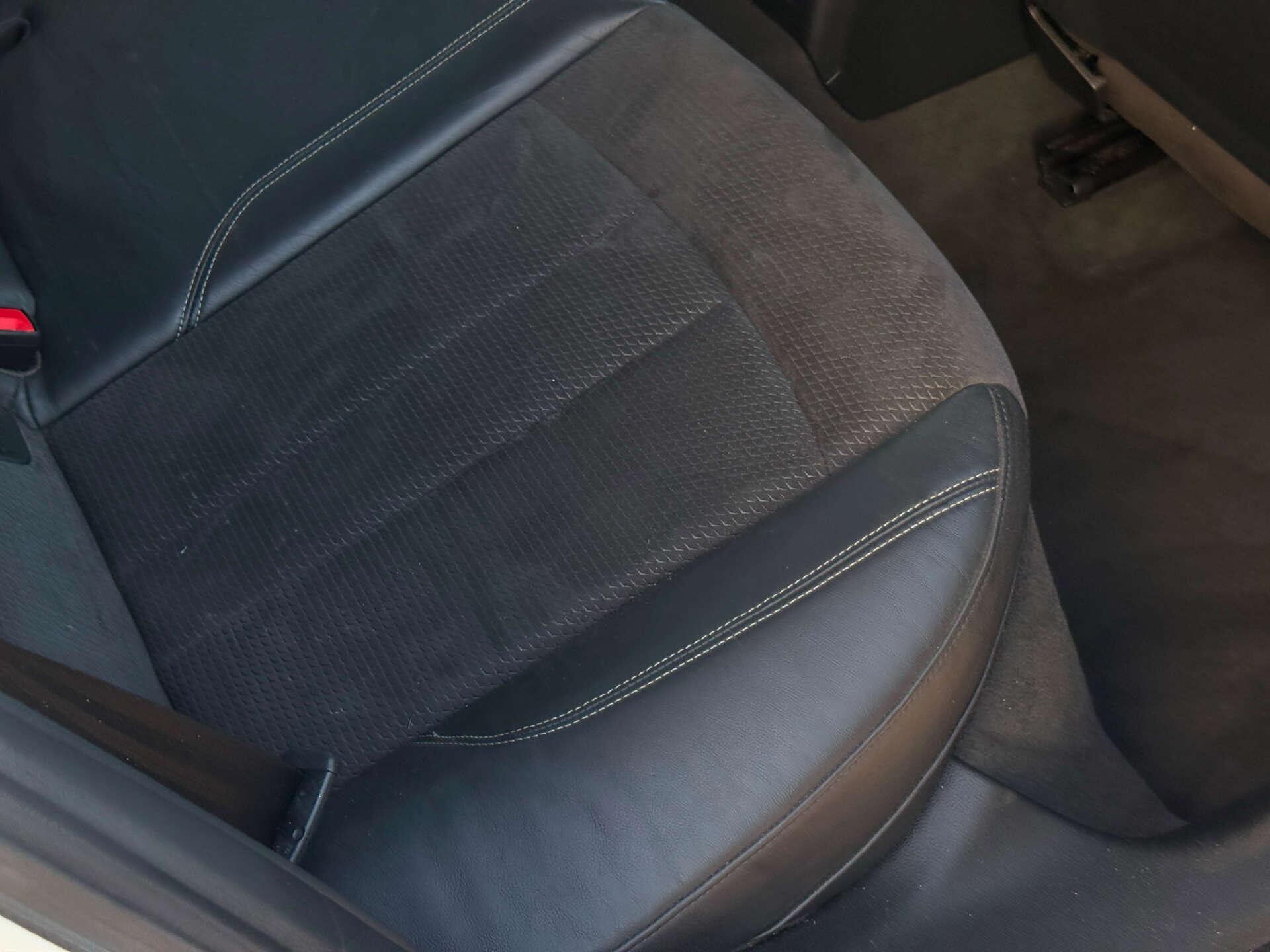 Audi A4 Avant view 31