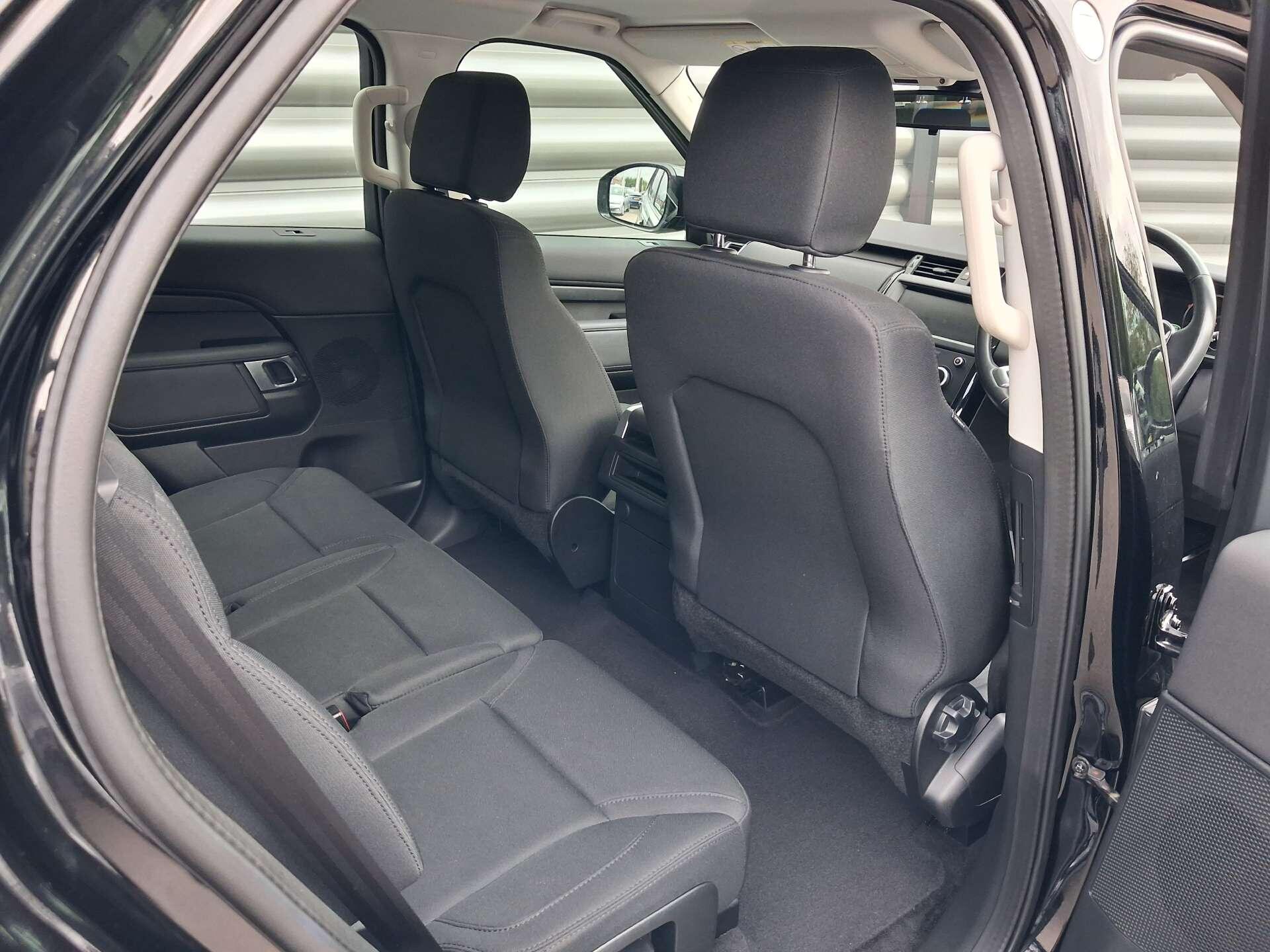 Land Rover Discovery view 31