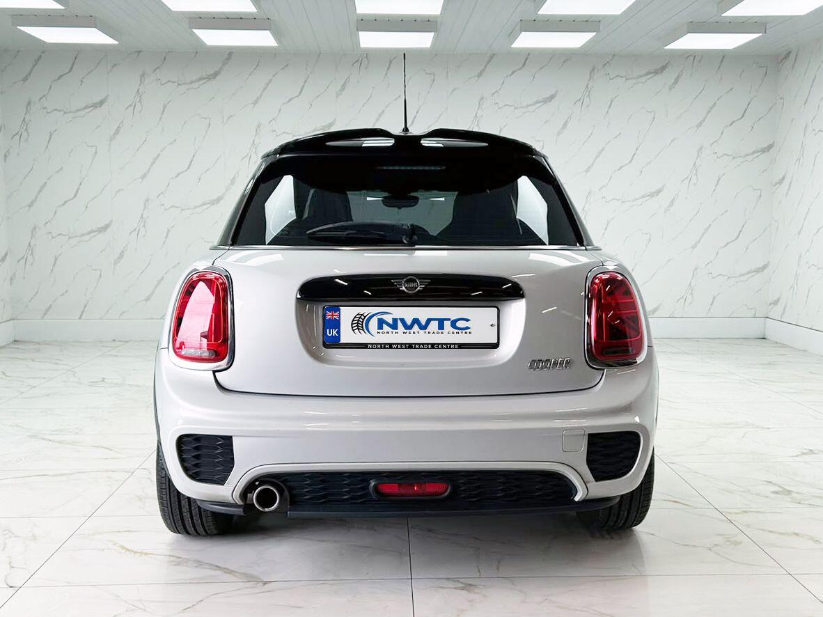 Mini Hatch view 11