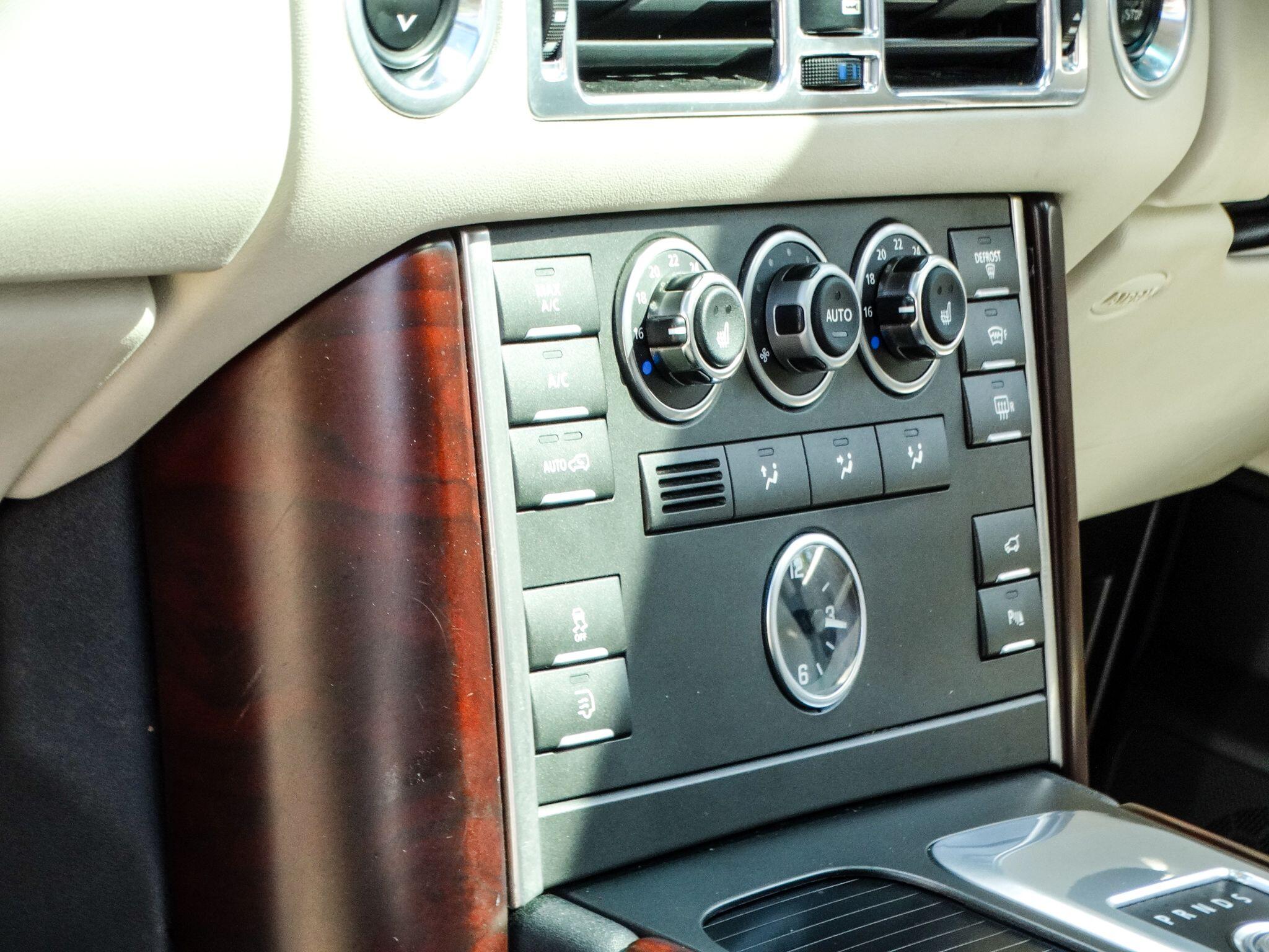 Land Rover Range Rover view 17