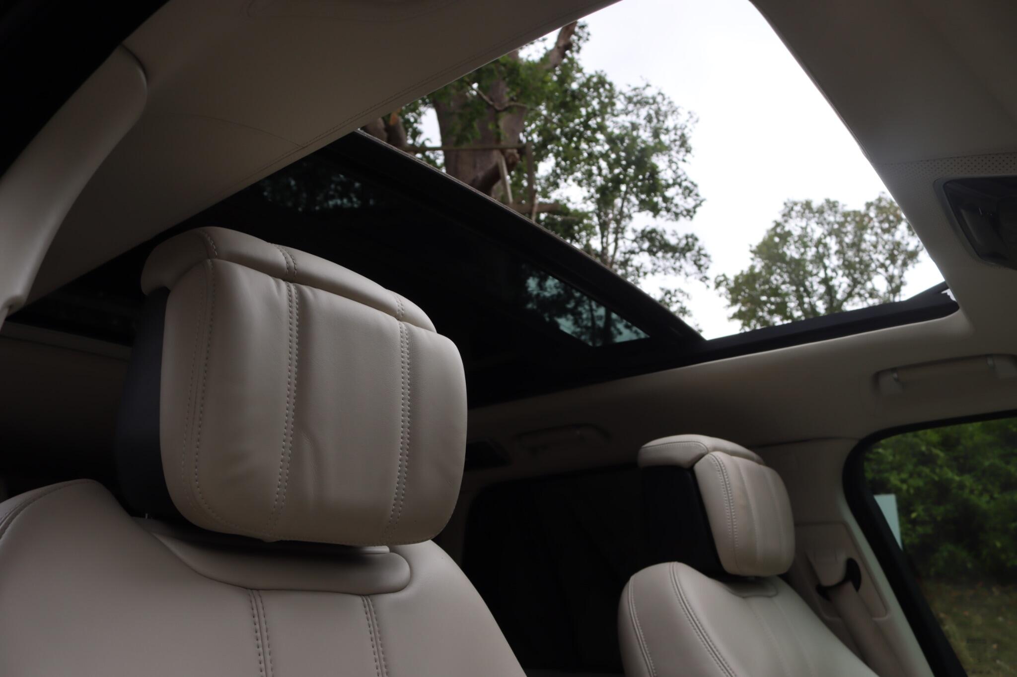Land Rover Range Rover view 76