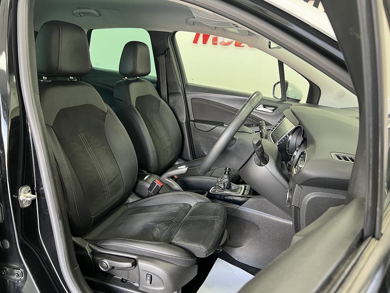 Vauxhall Crossland view 11