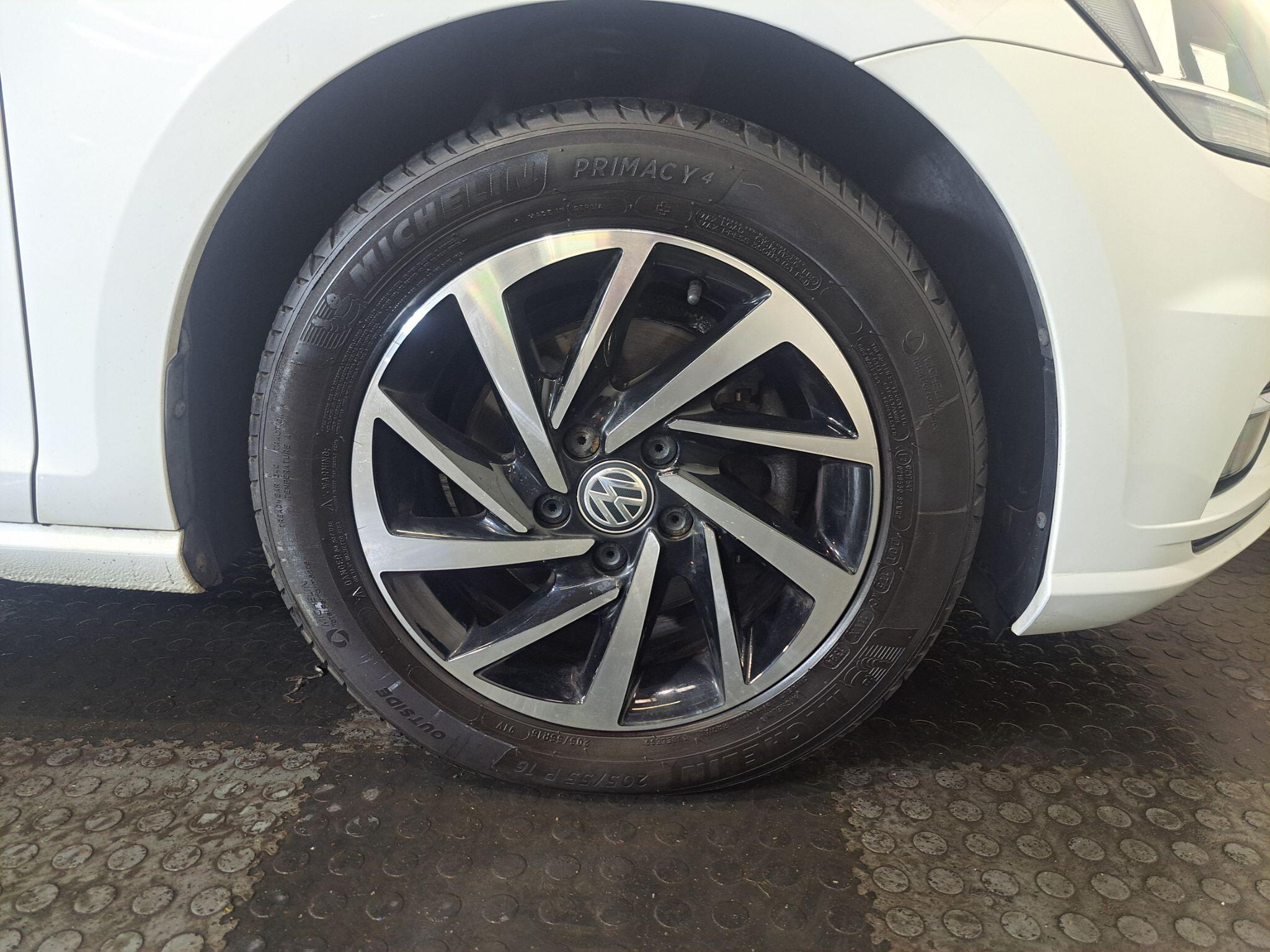Volkswagen Golf view 32