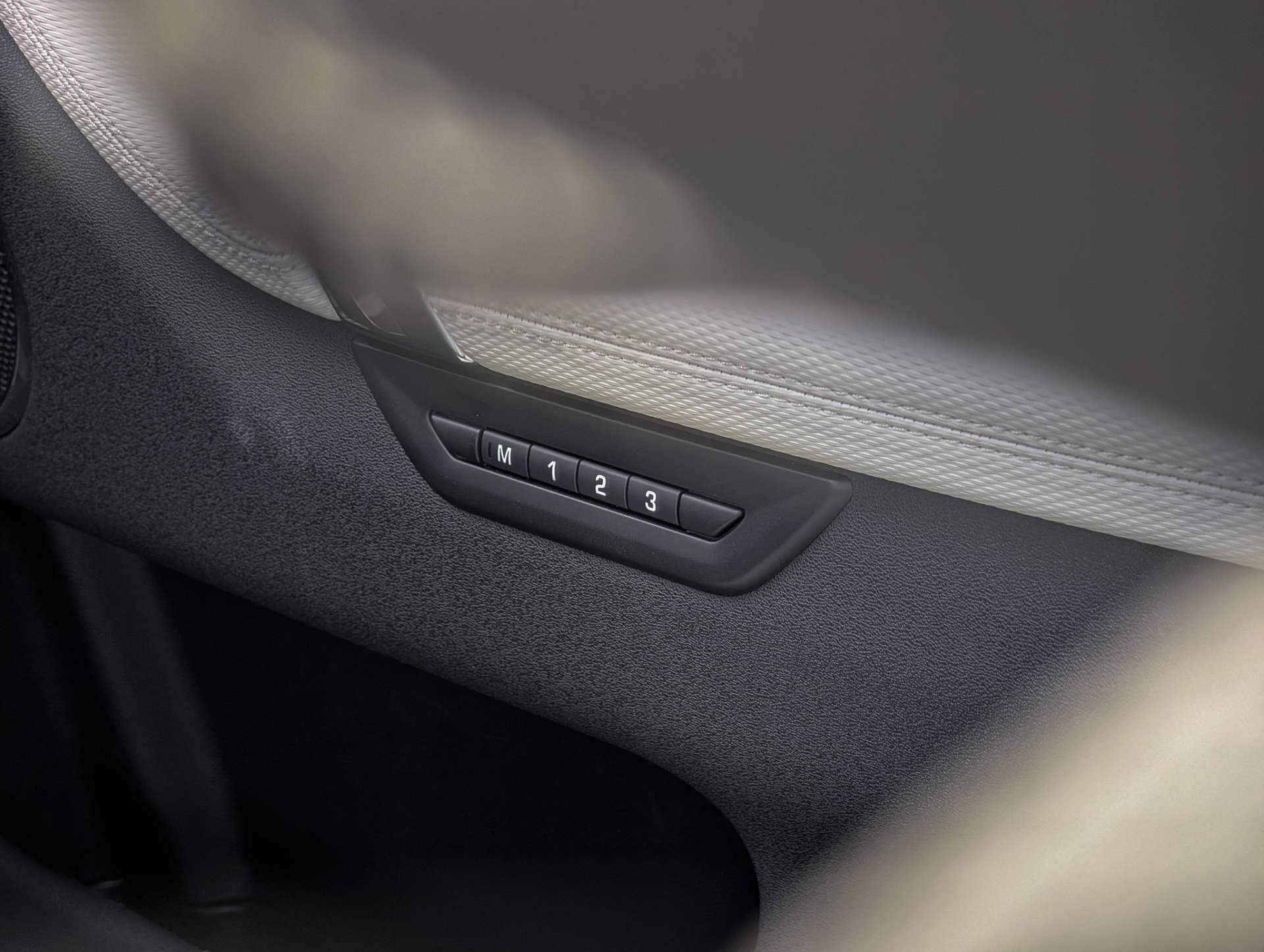 Land Rover Discovery Sport view 31