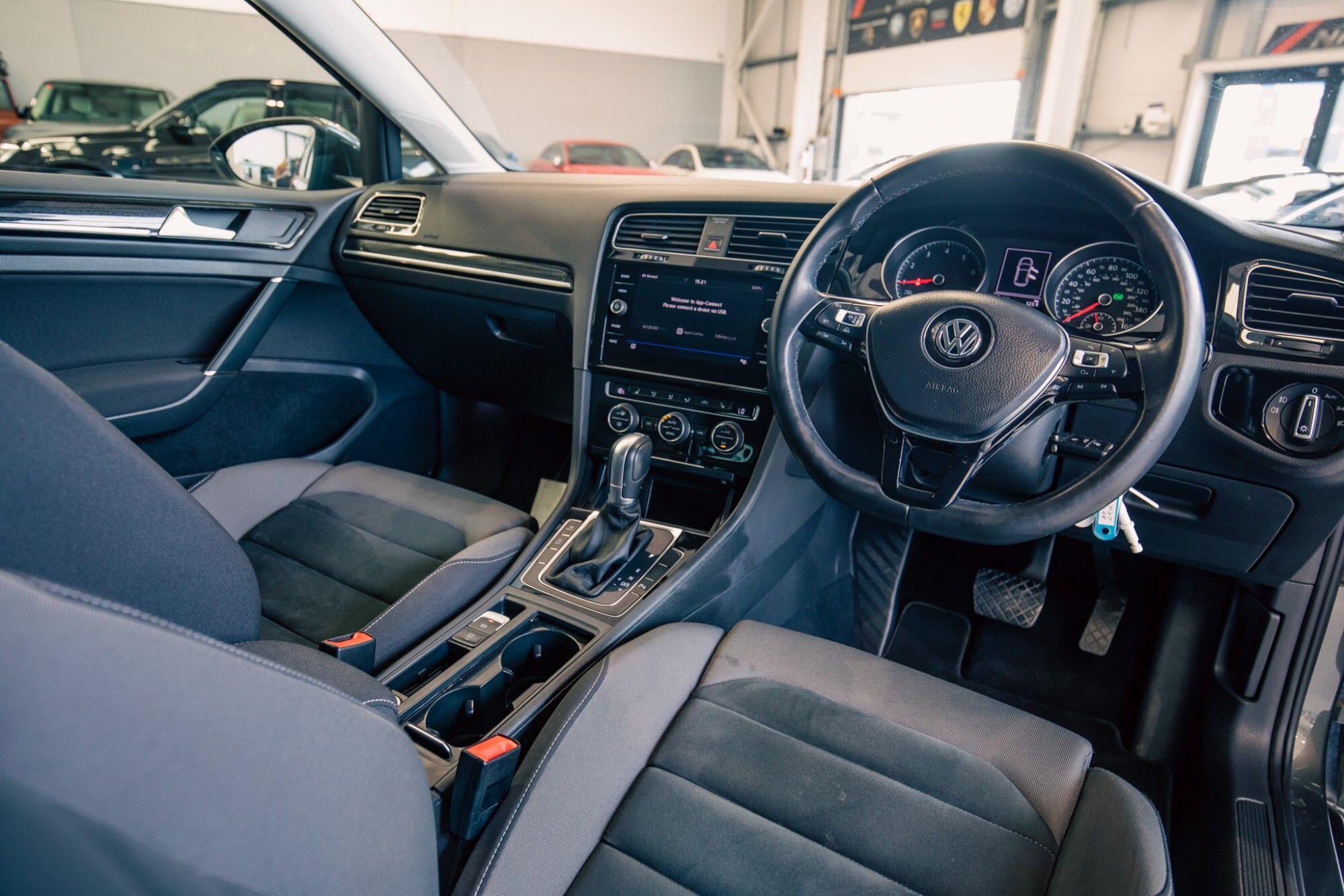 Volkswagen Golf view 2