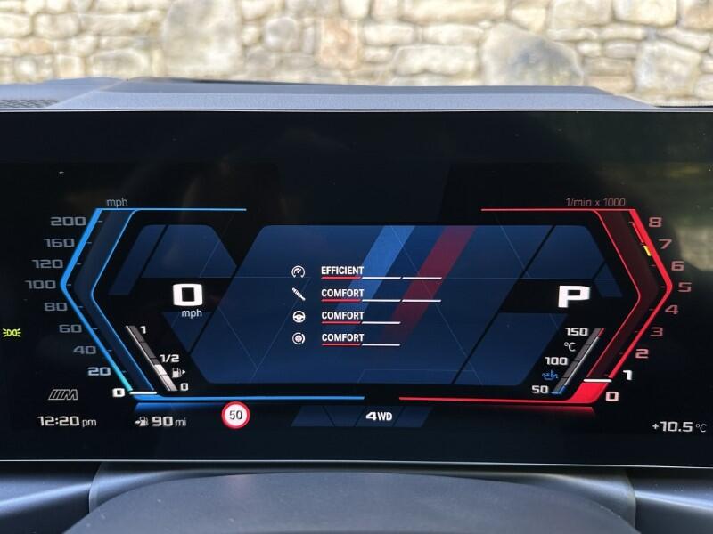 BMW M4 view 9