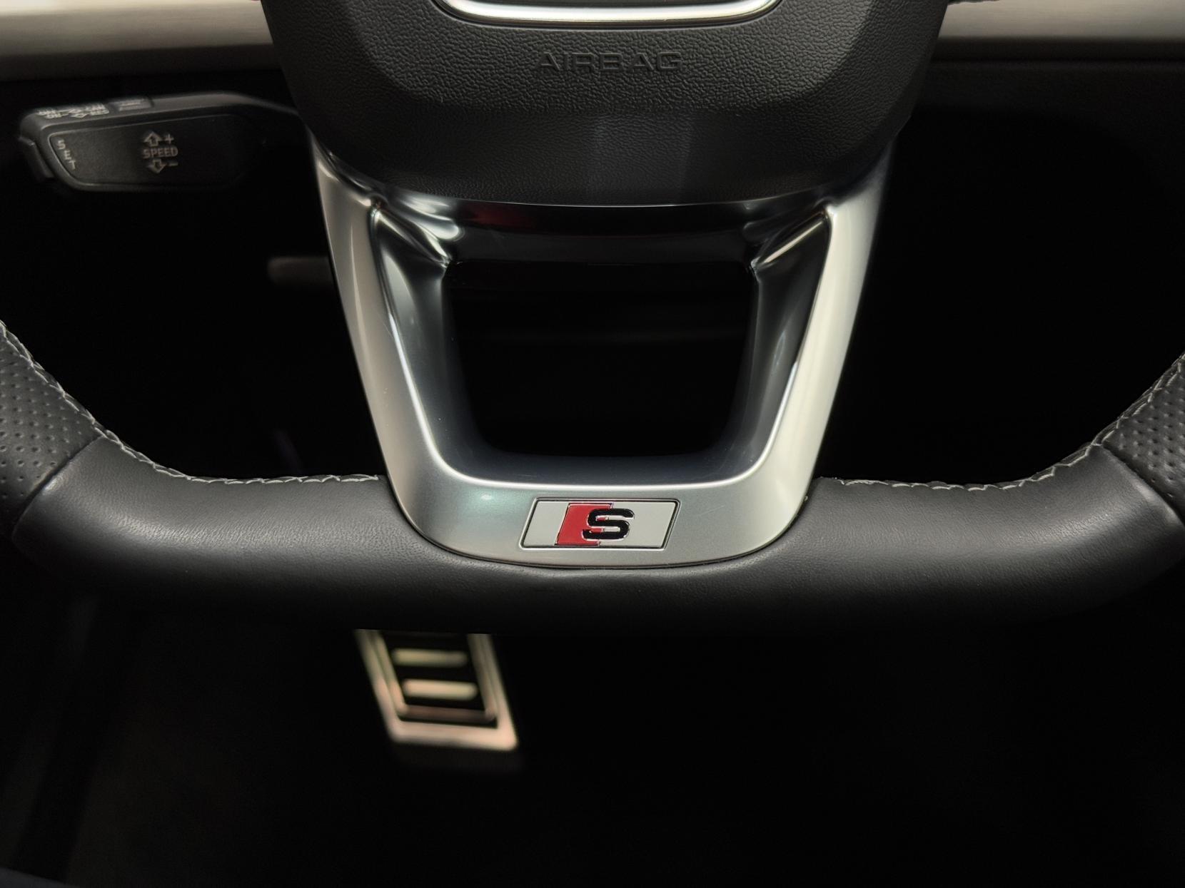 Audi Q5 view 45