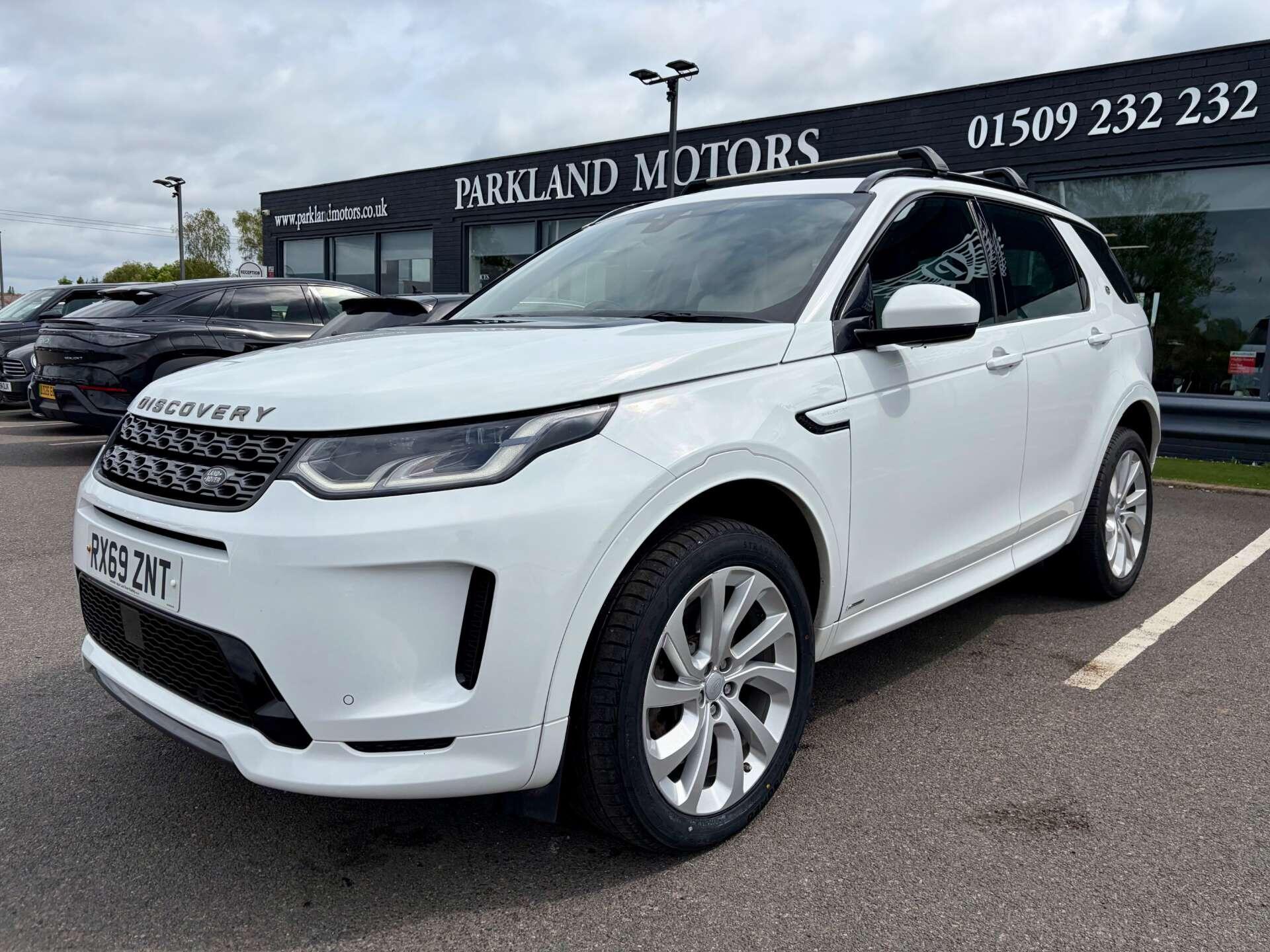 Land Rover Discovery Sport view 4