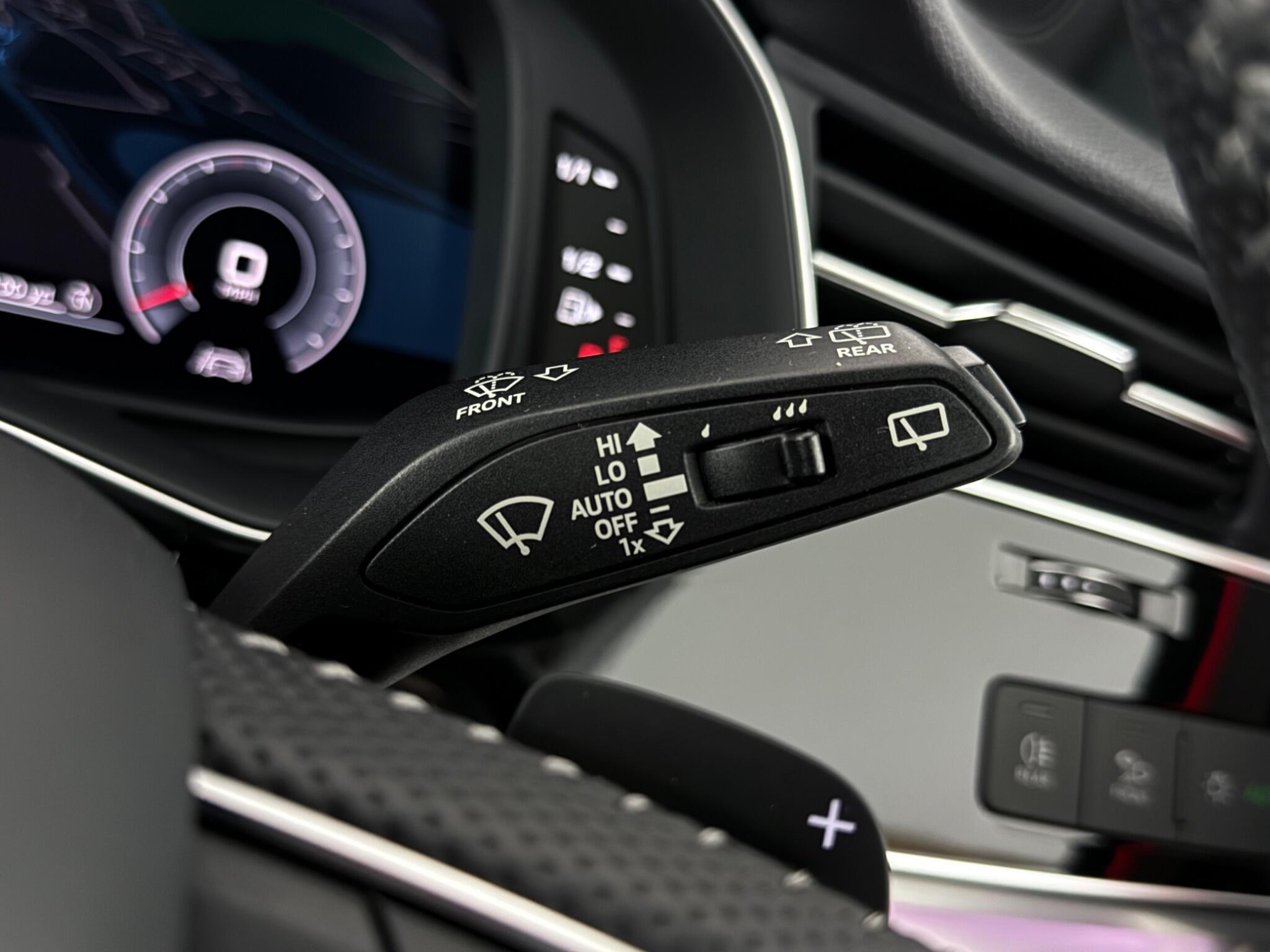 Audi Q7 view 16