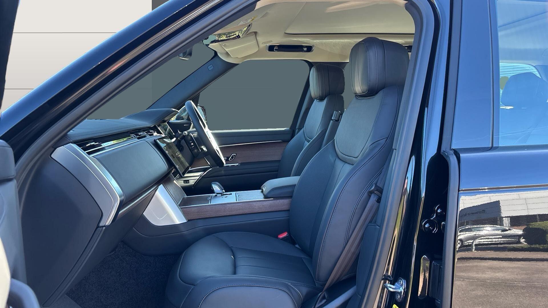 Land Rover Range Rover view 42