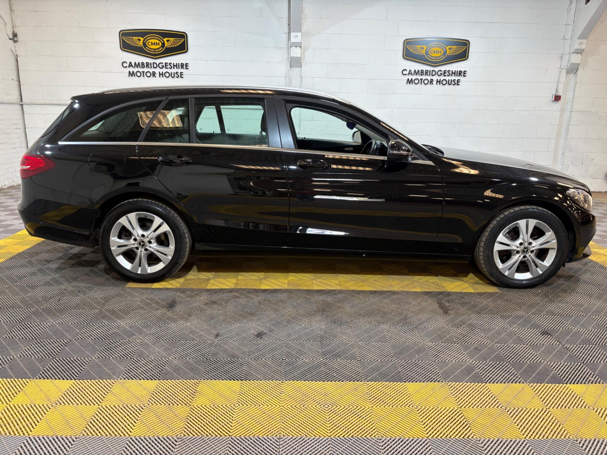 Mercedes-Benz C Class view 21