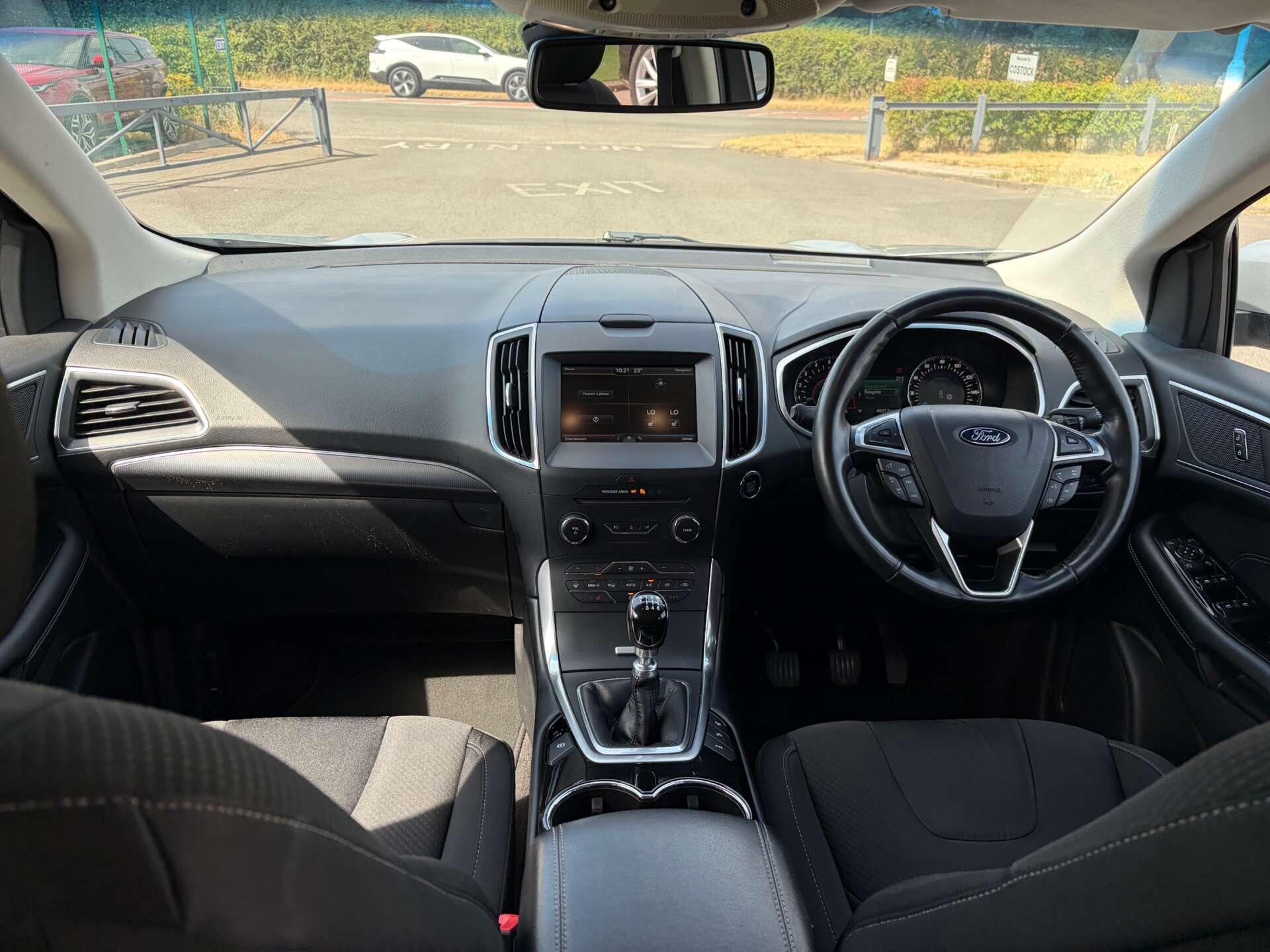 Ford Edge view 34