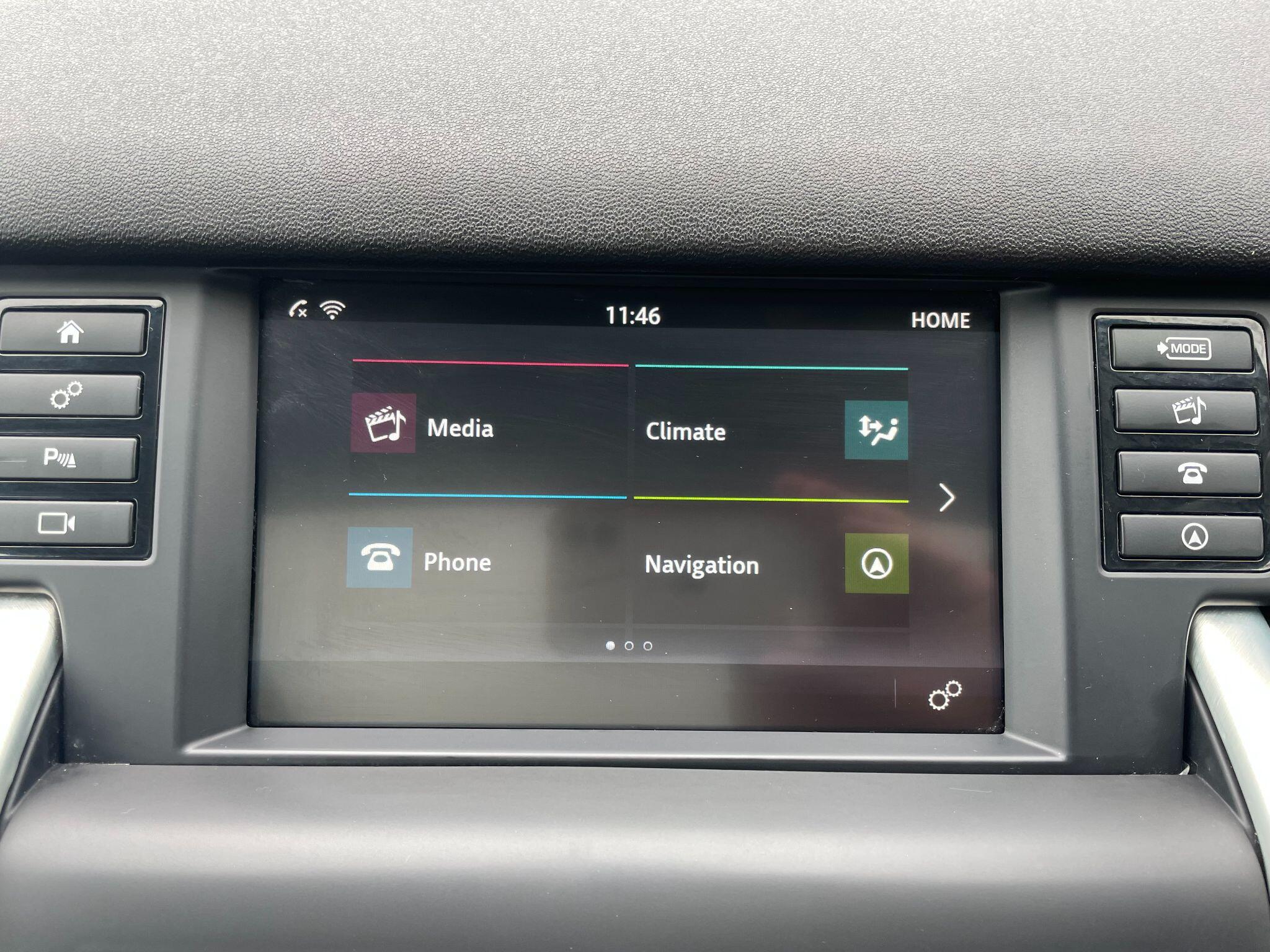 Land Rover Discovery Sport view 26