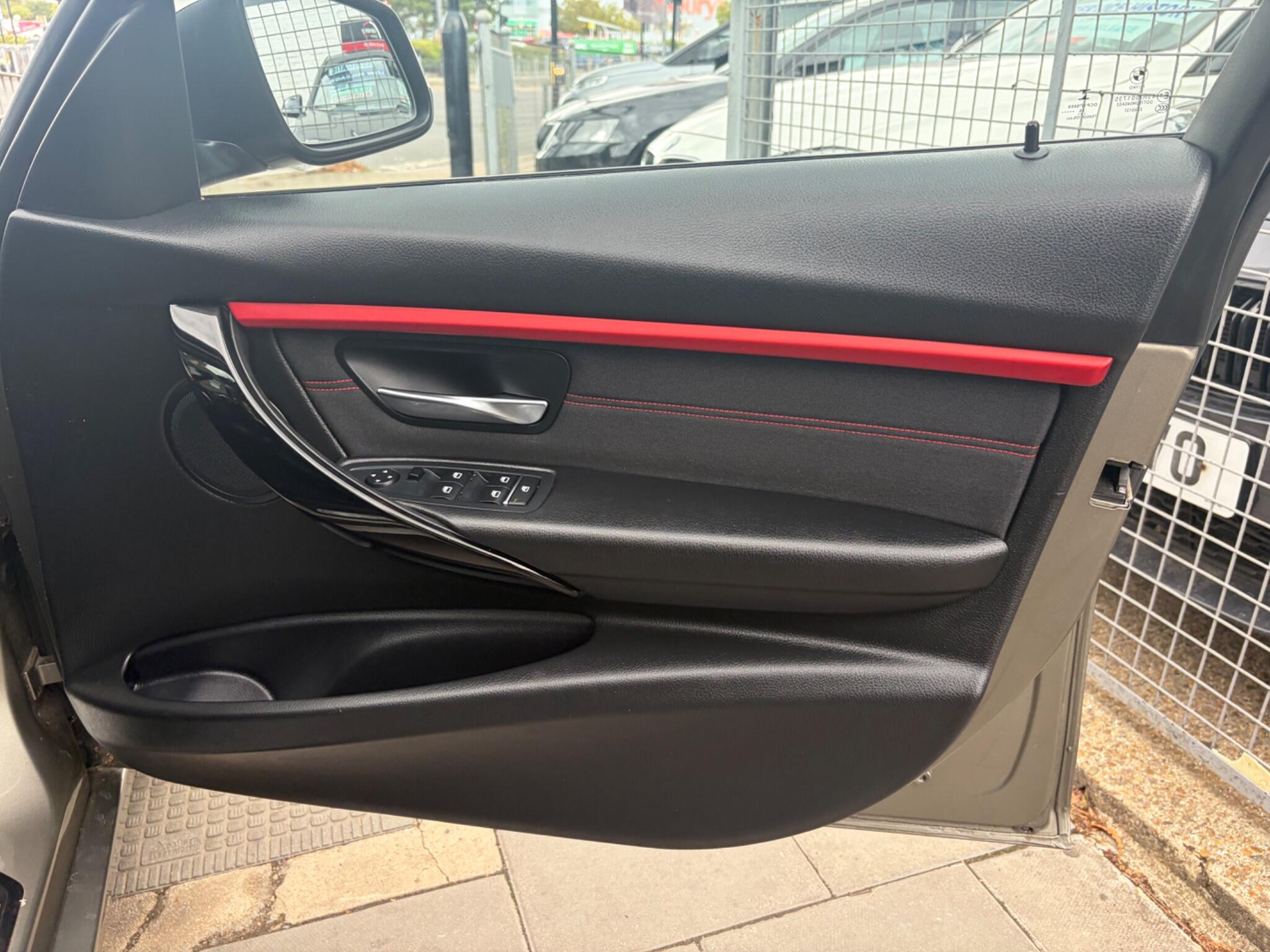 BMW 3 Series view 56