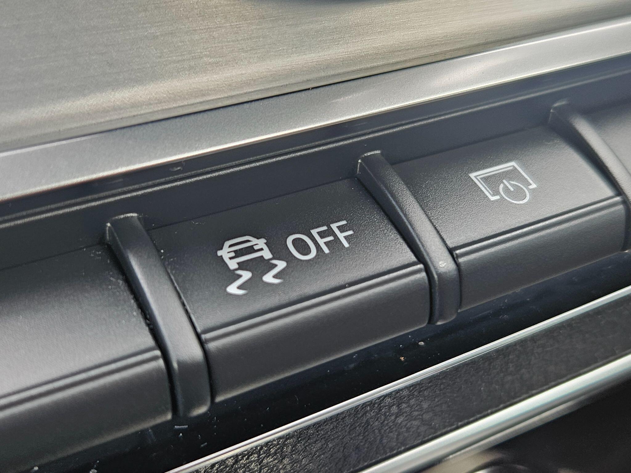 2019 Audi SQ2 image 42