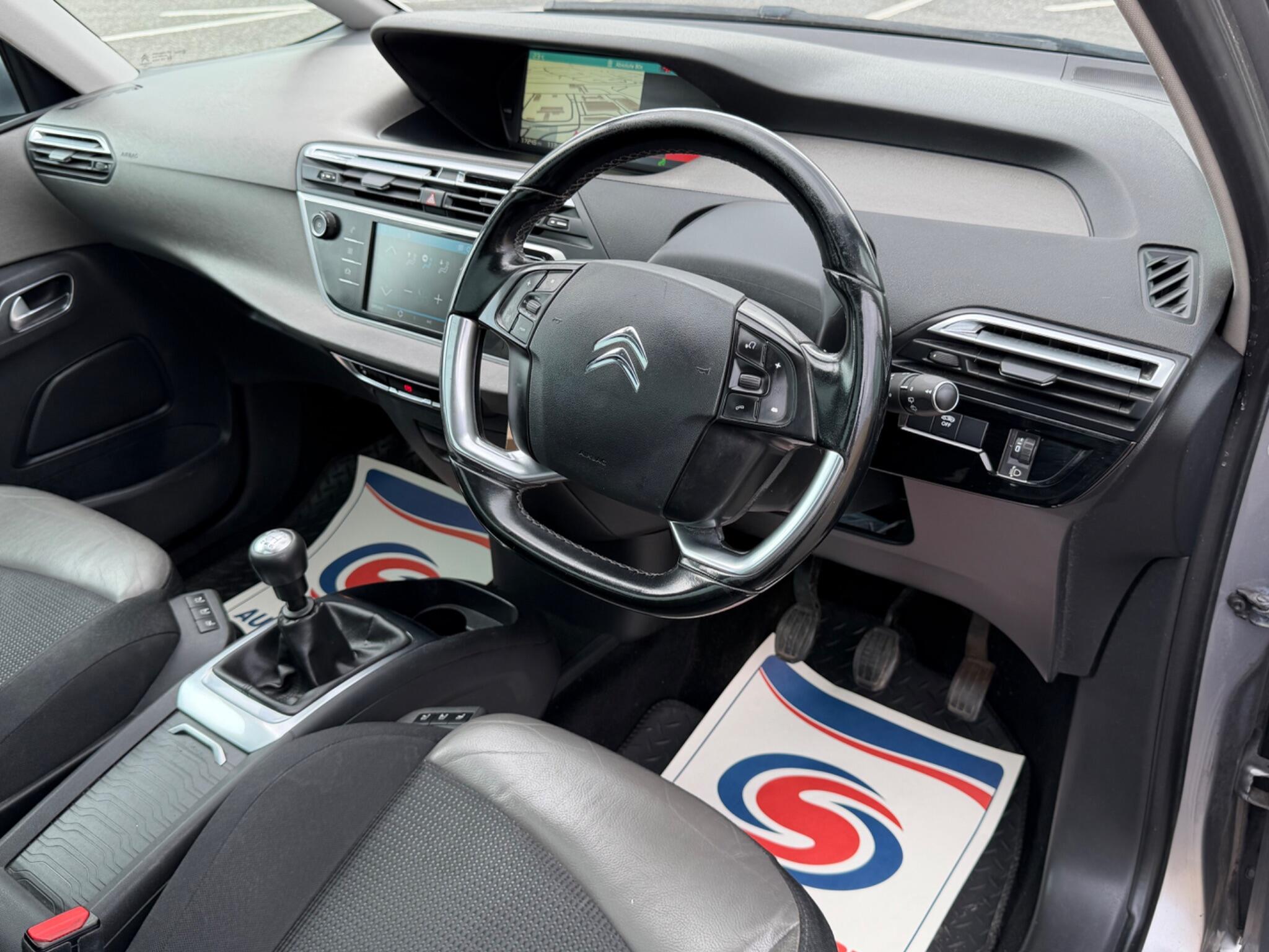 Citroen Grand C4 Picasso view 18
