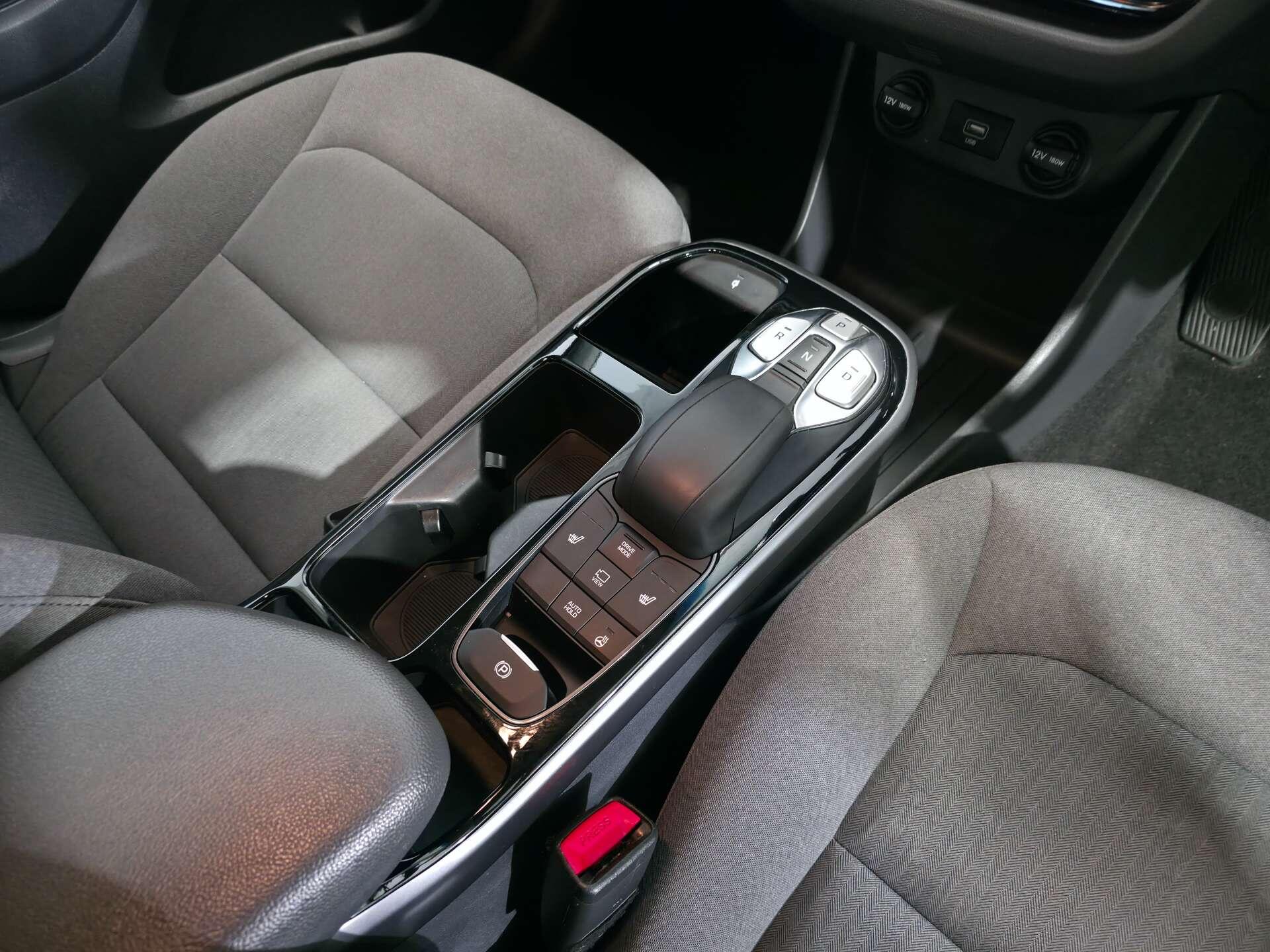 Hyundai Ioniq view 18