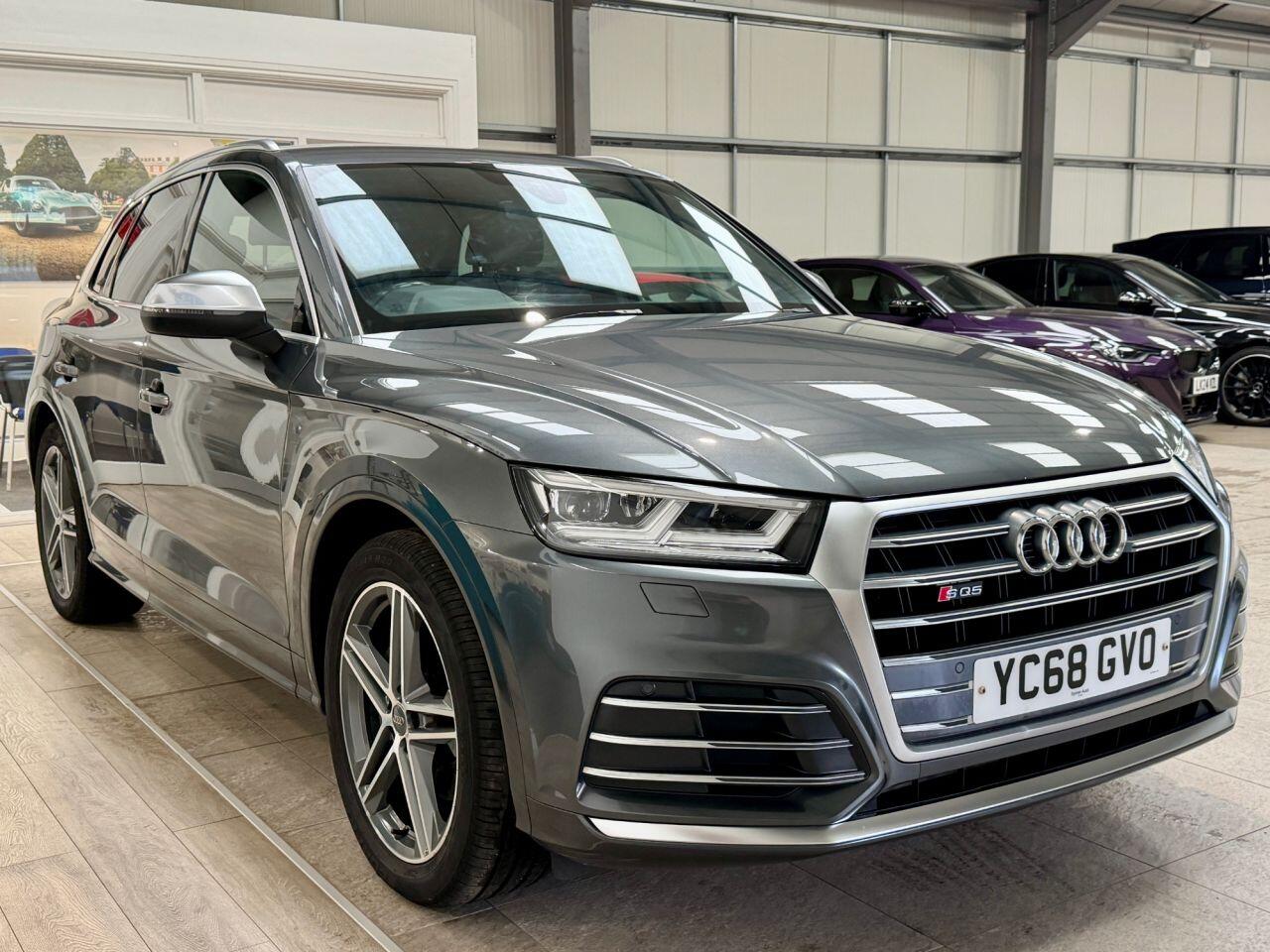 Audi SQ5 view 10