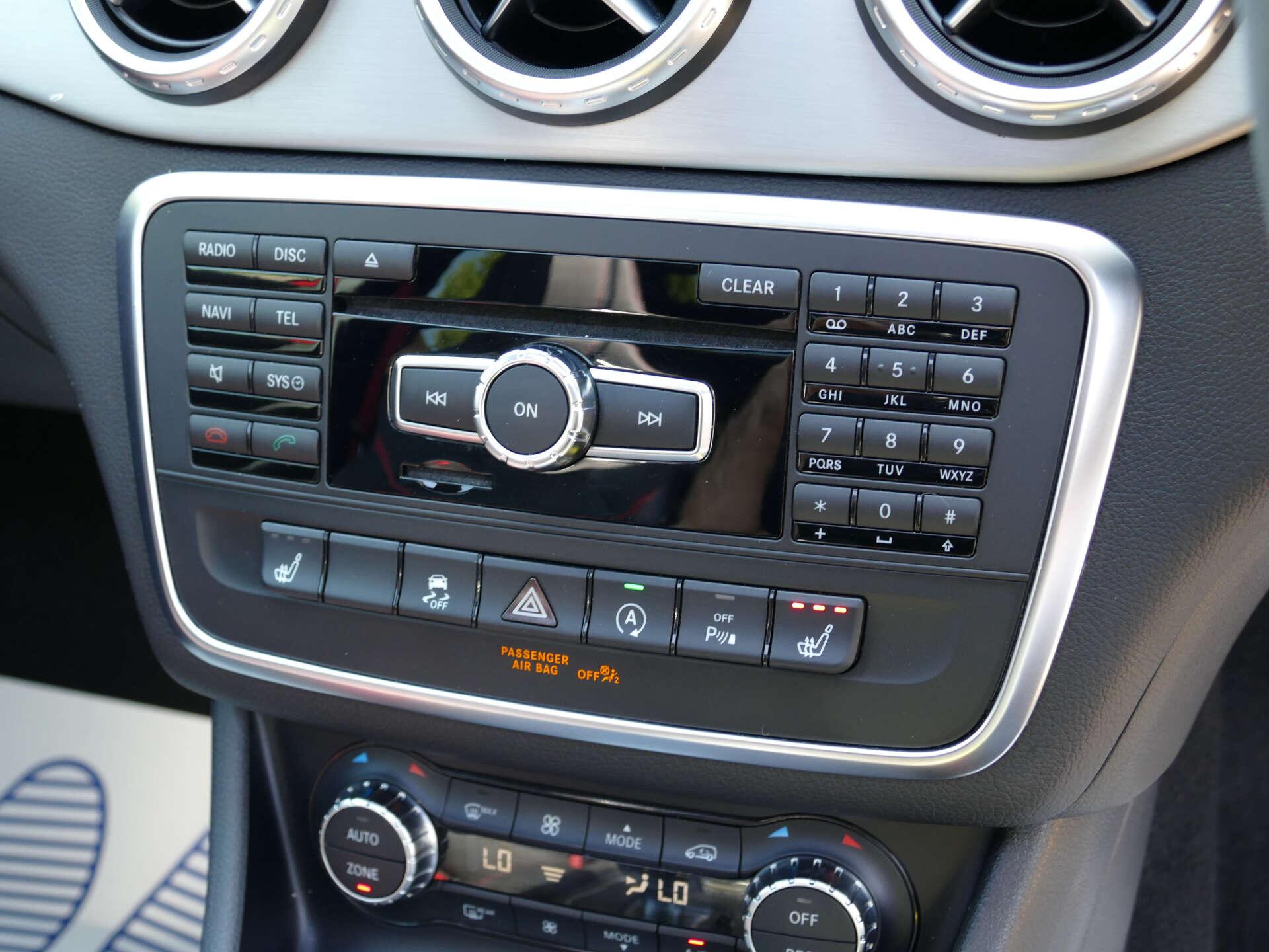 Mercedes-Benz Gla view 33