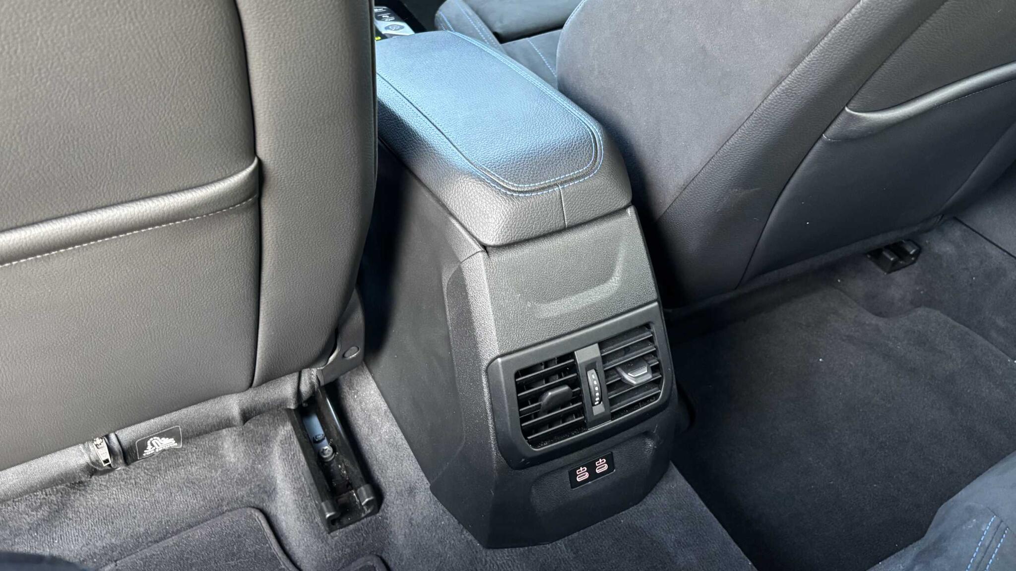 BMW 2 Series view 32