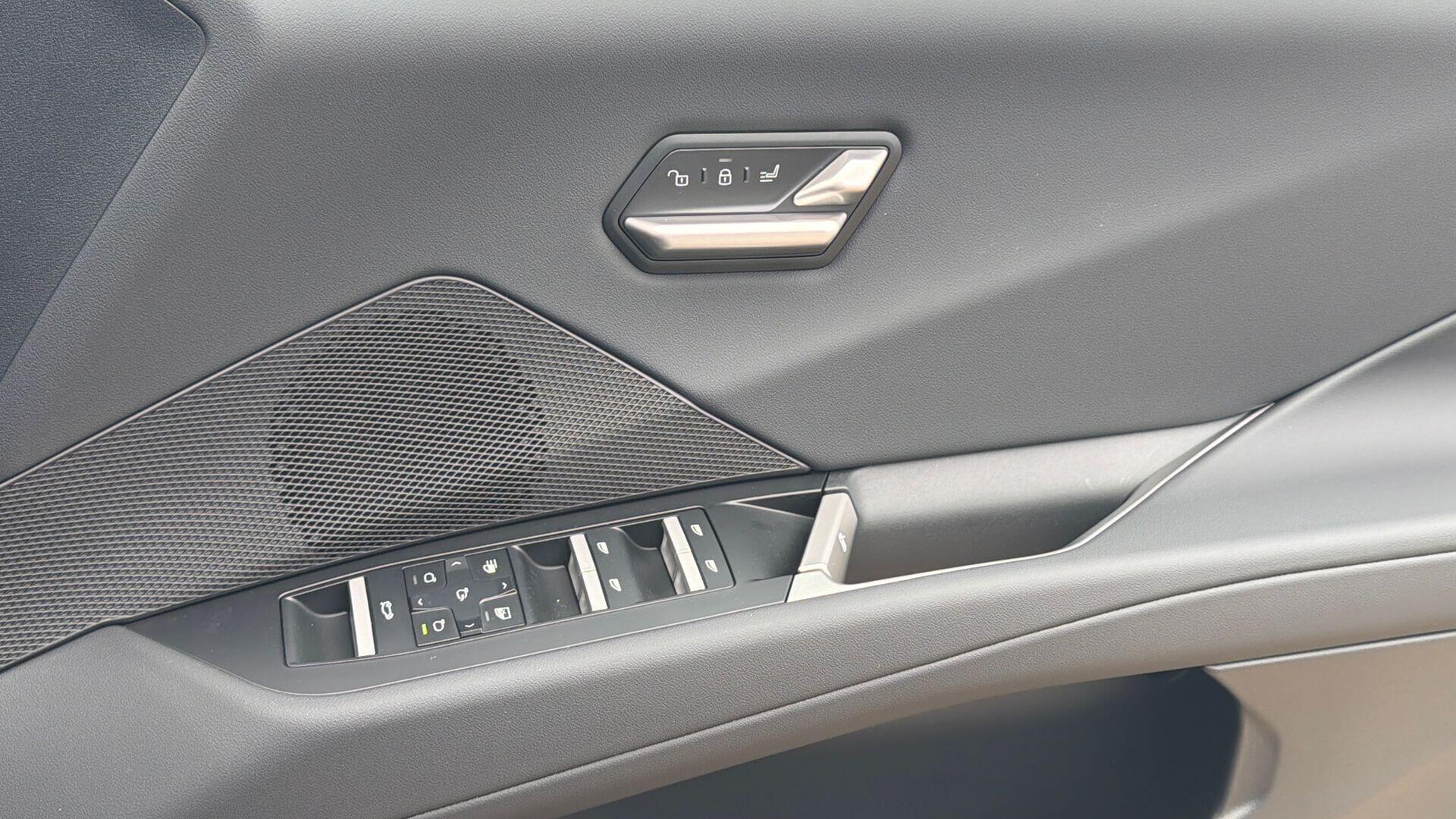 BMW Ix3 view 21