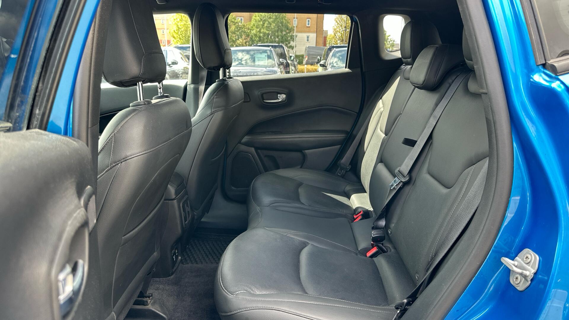 Jeep Compass view 4