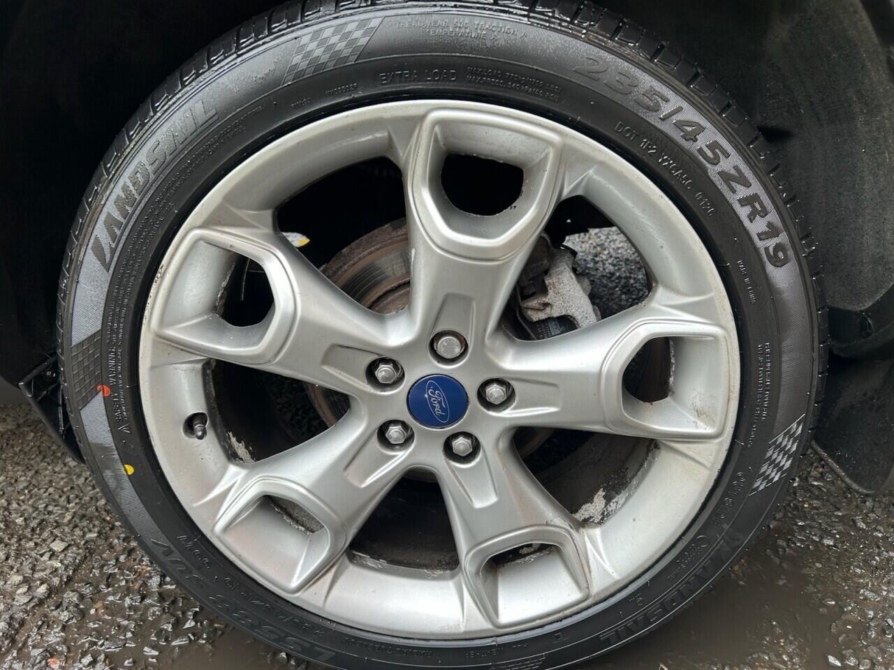 Ford Kuga view 43