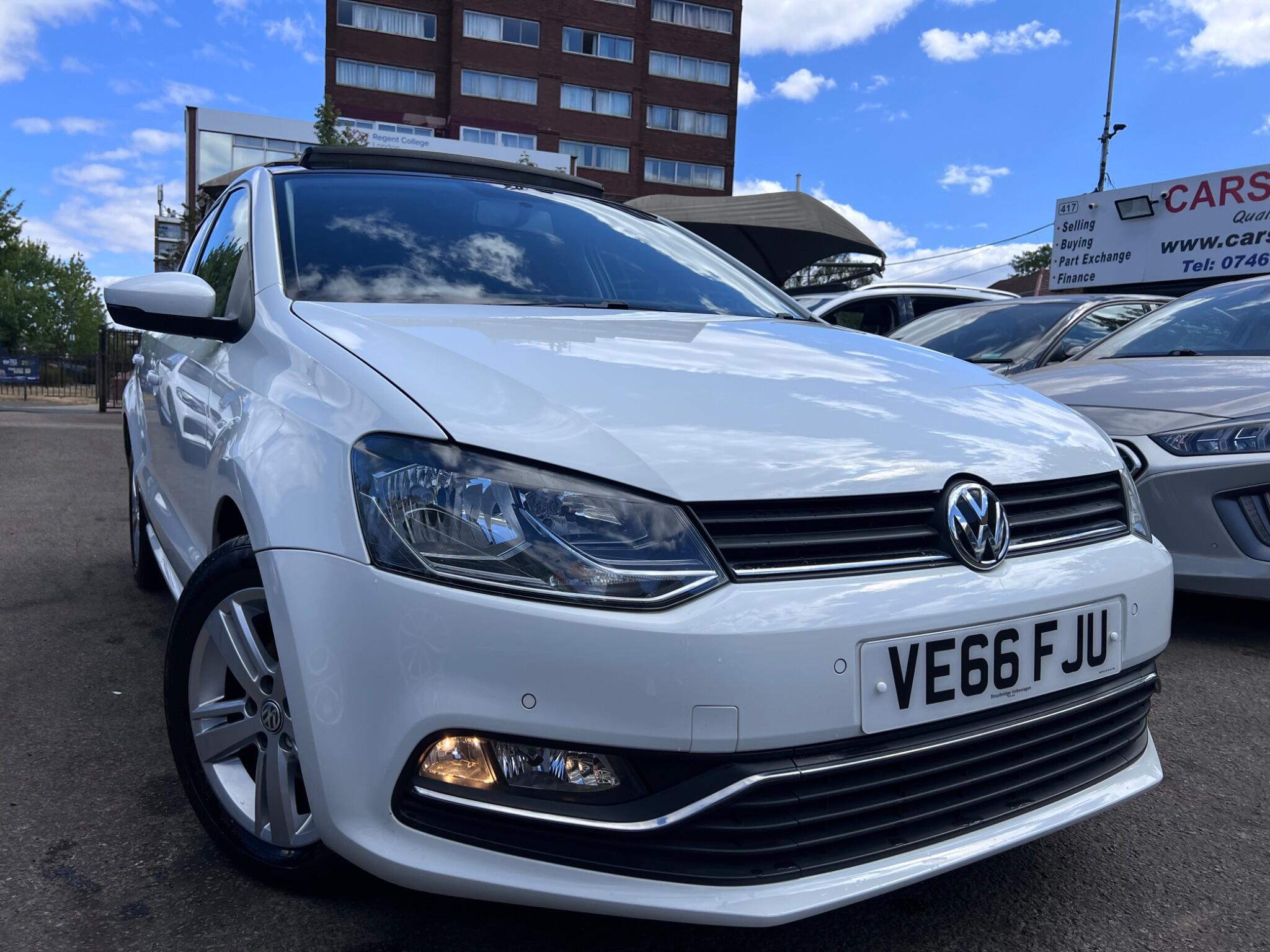 Volkswagen Polo view 5