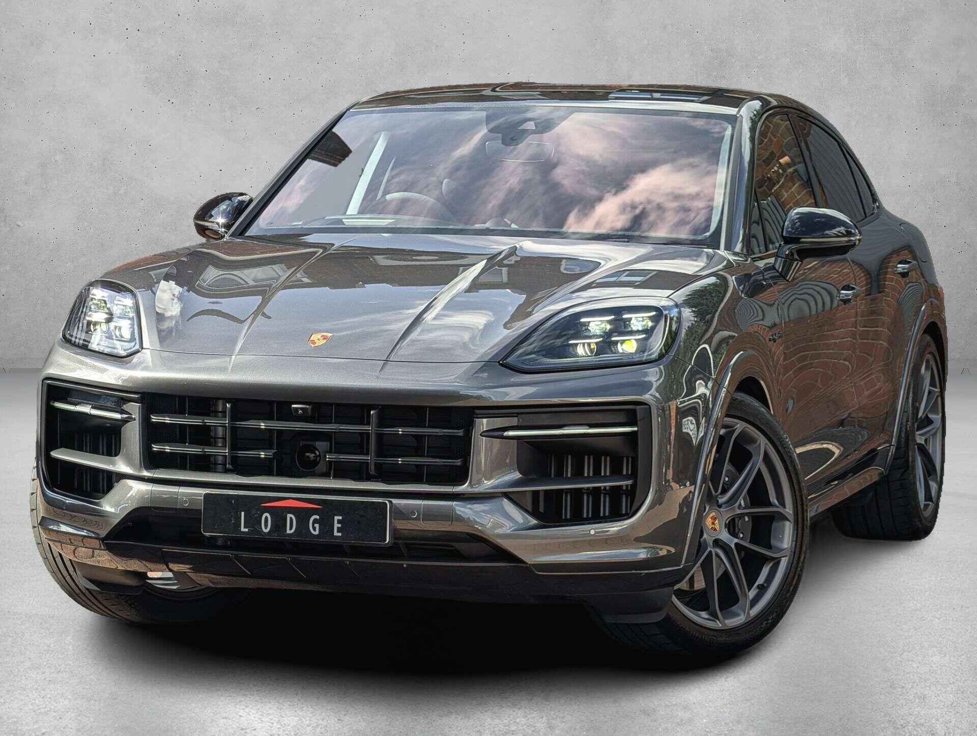 Porsche Cayenne view 3