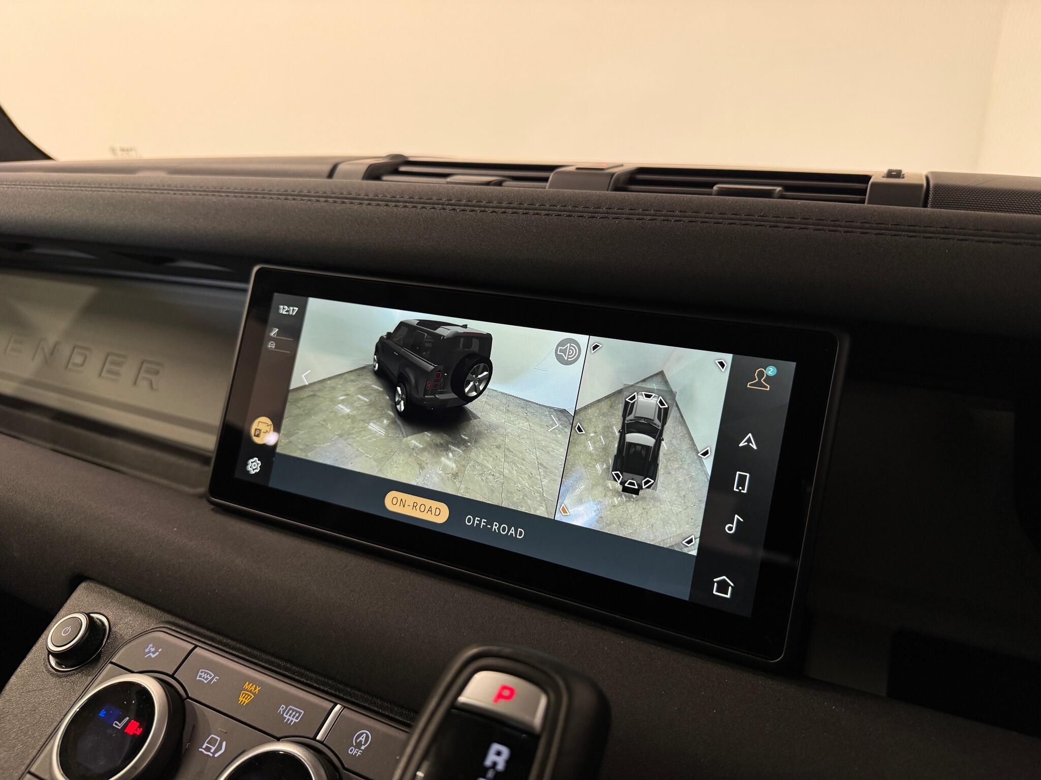 Land Rover Defender view 24