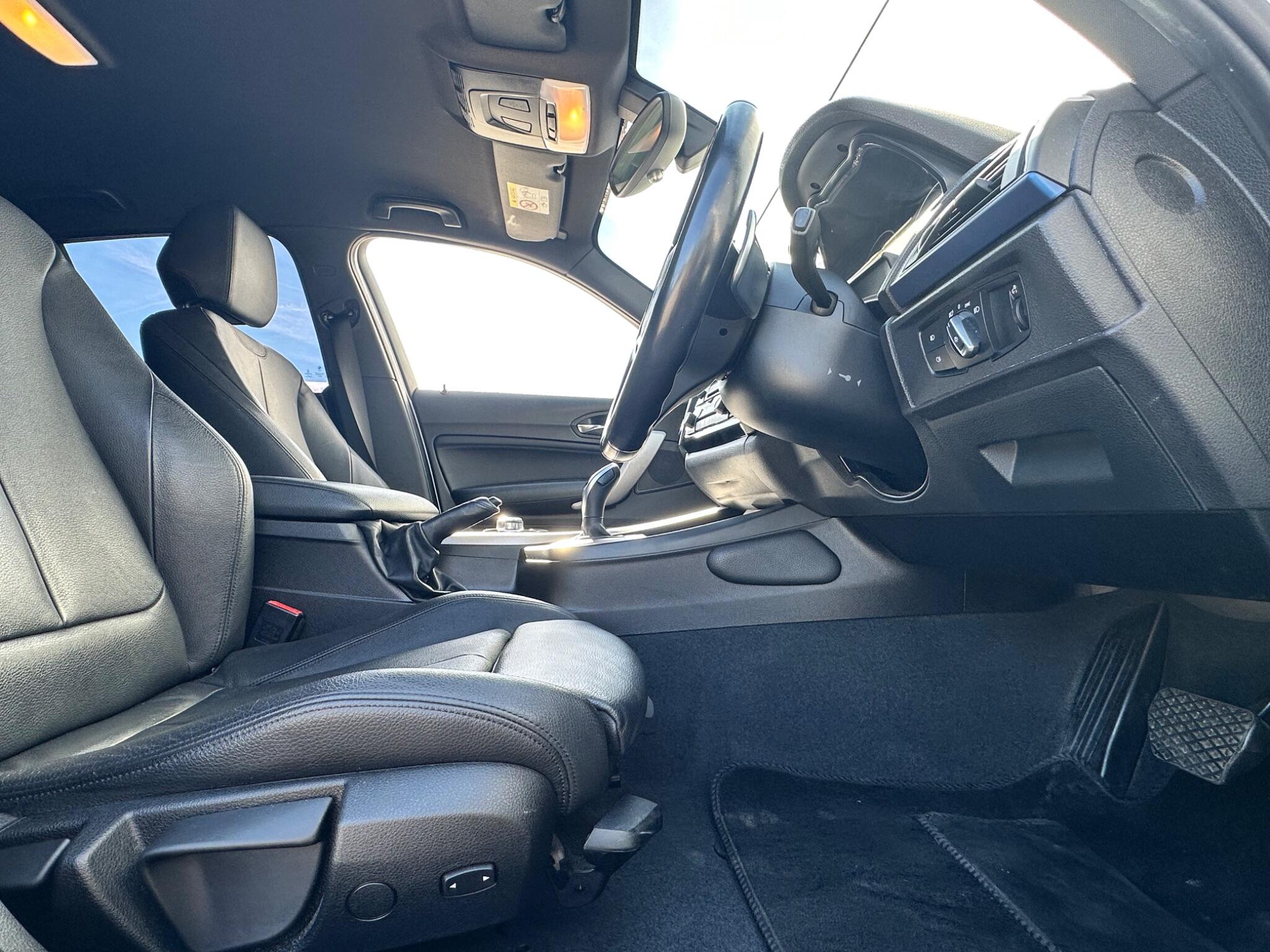 BMW 1 Series view 25
