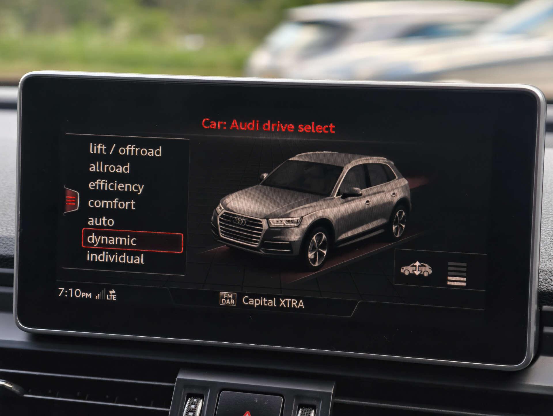 Audi SQ5 view 60
