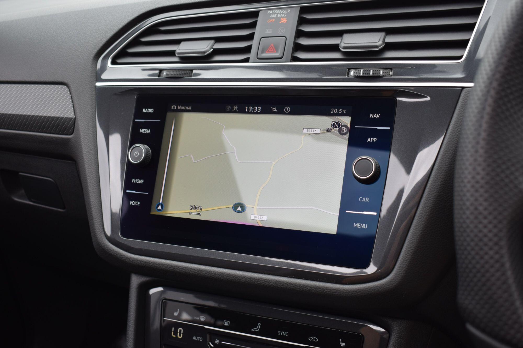 Volkswagen Tiguan Allspace view 17