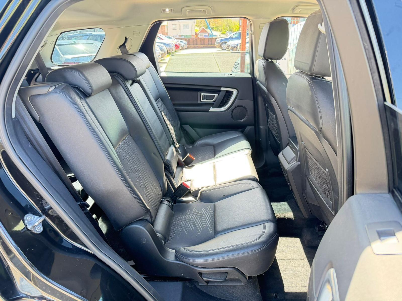 Land Rover Discovery Sport view 14