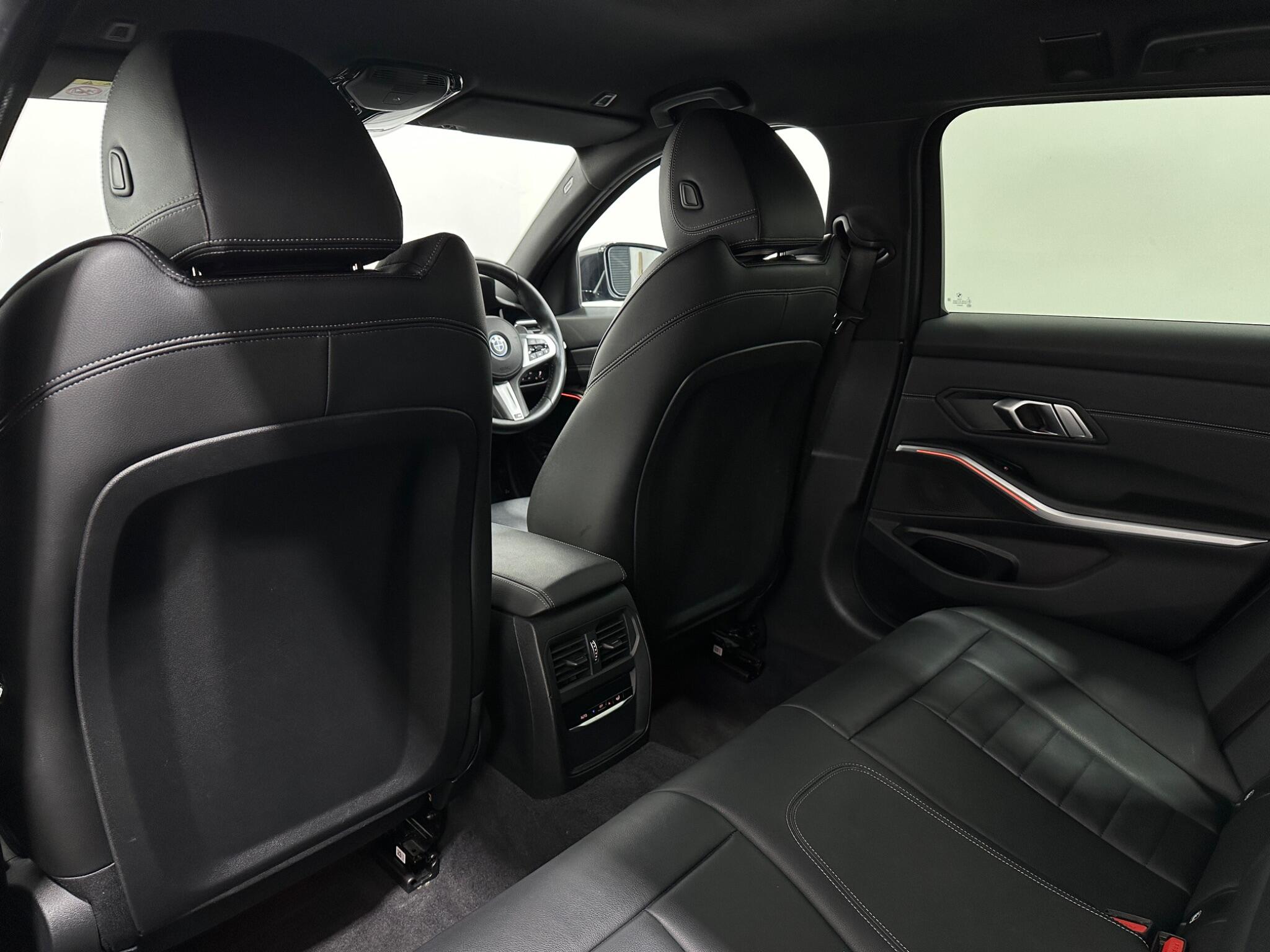 BMW 3 Series view 39
