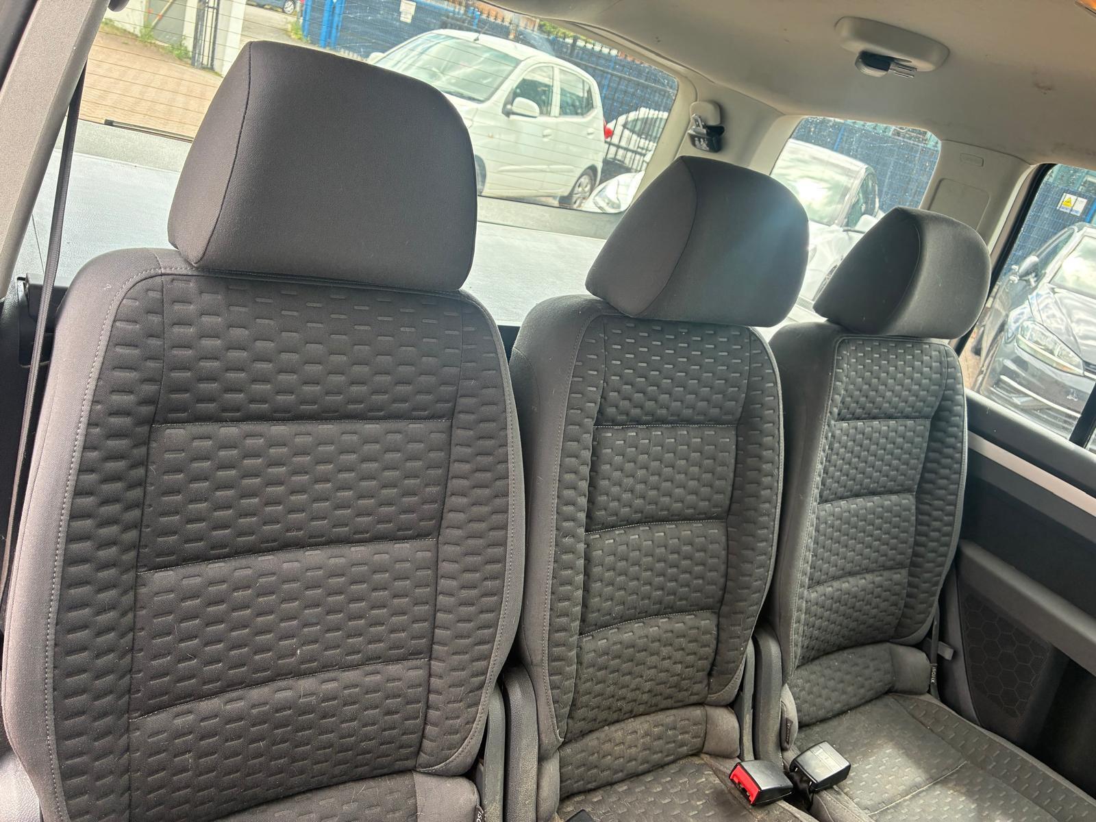 Volkswagen Touran view 14