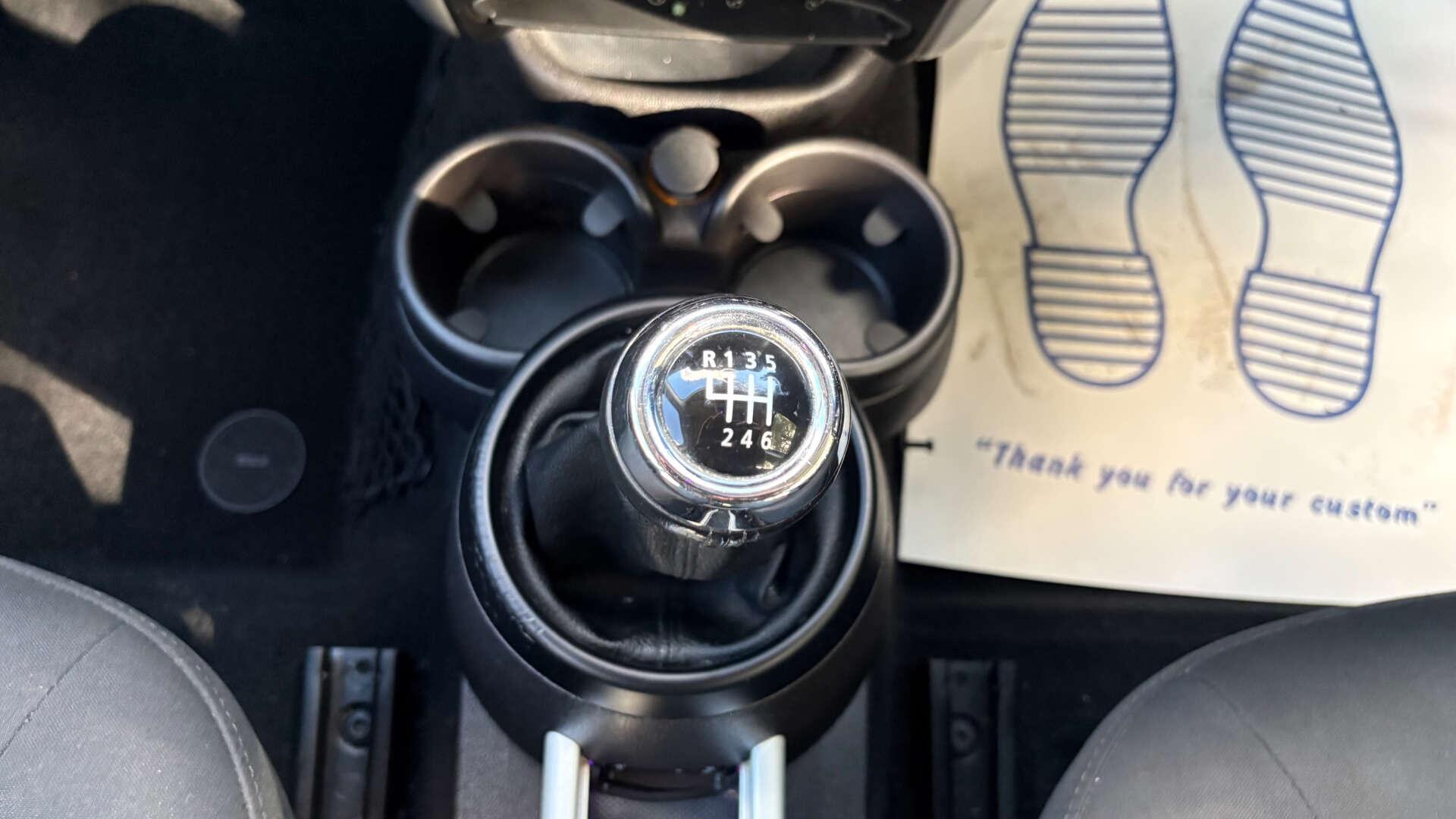 Mini Countryman view 24