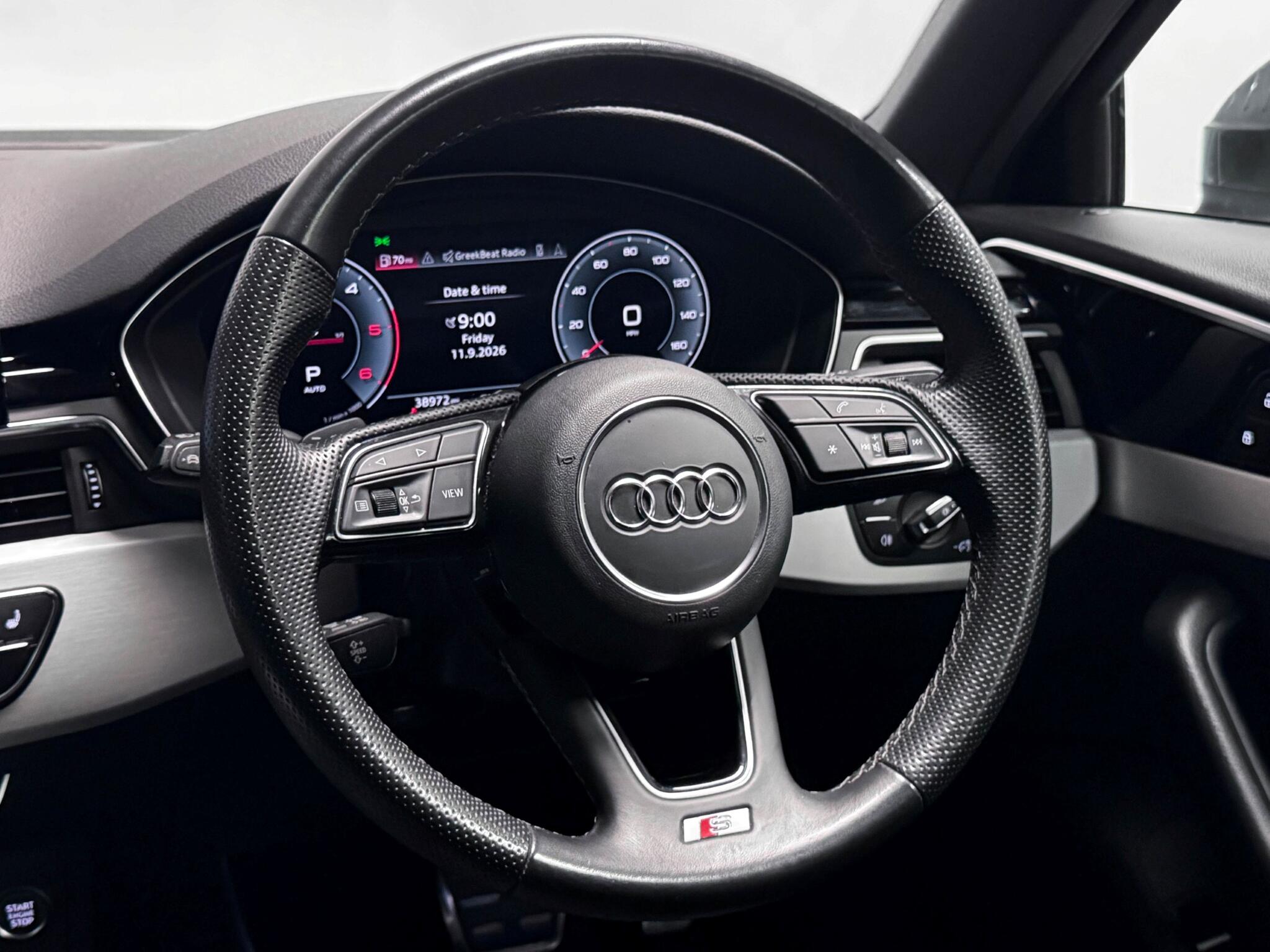 Audi A4 view 16