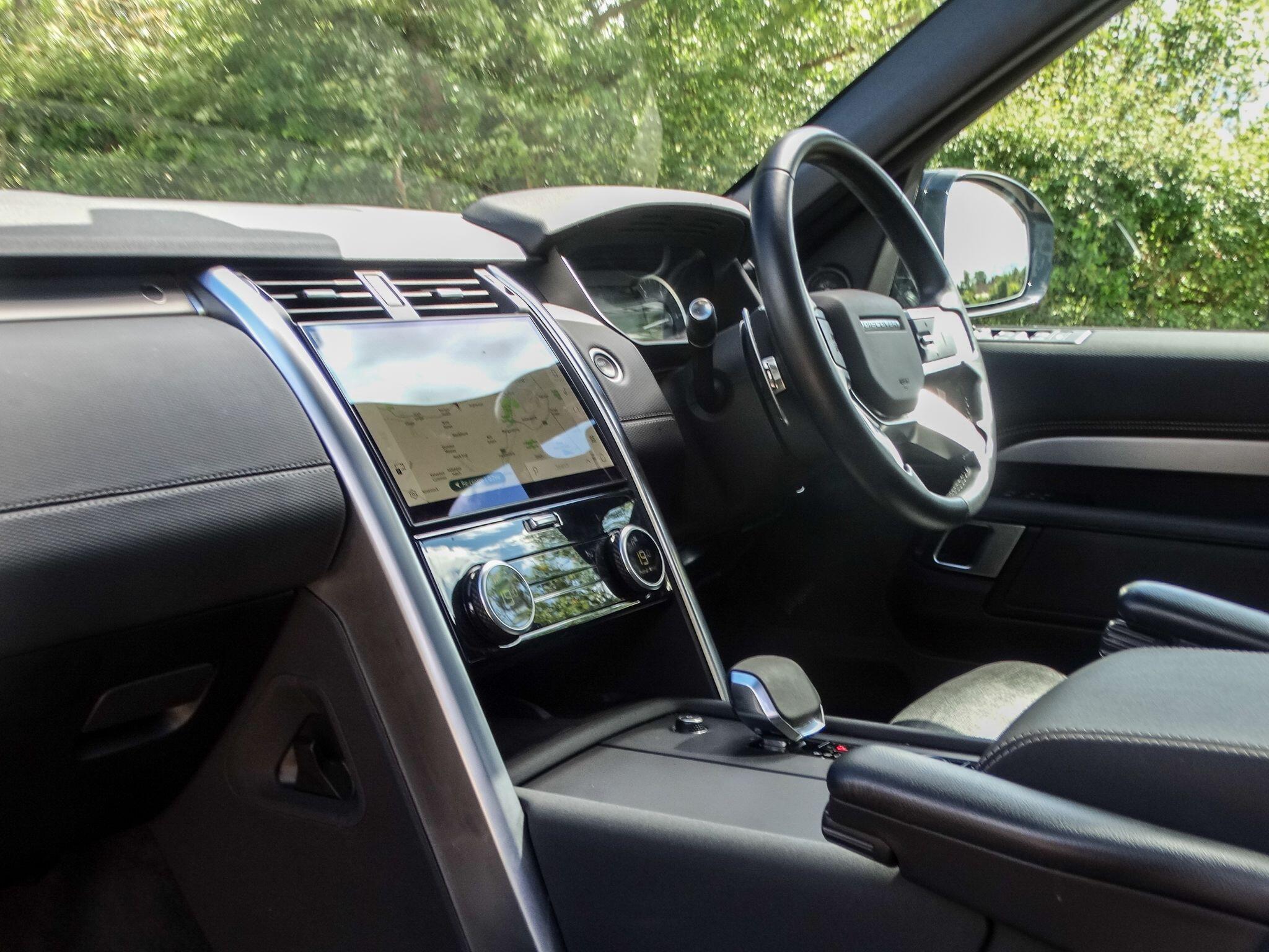 Land Rover Discovery 3 view 19