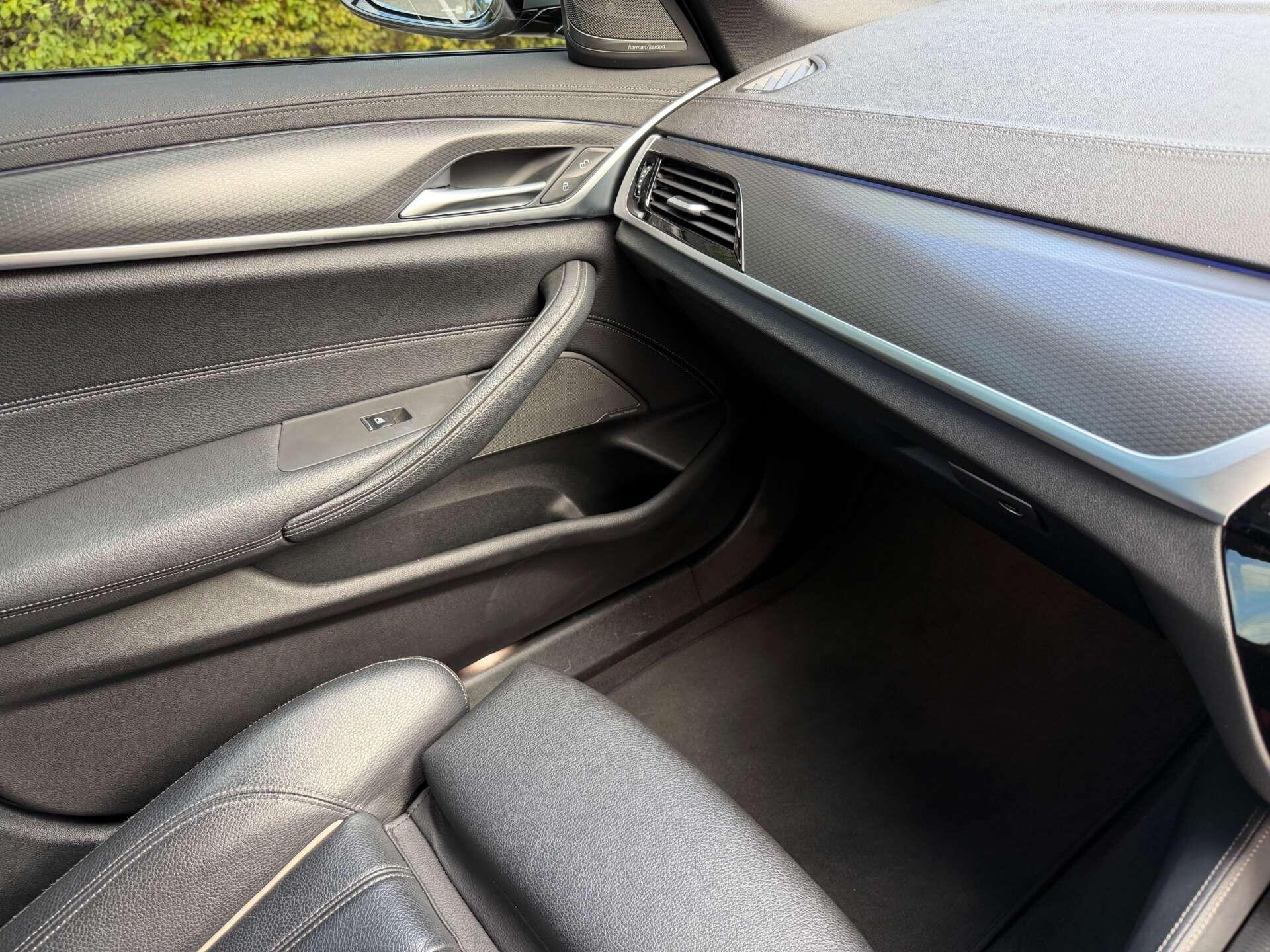 BMW 5 Series view 48