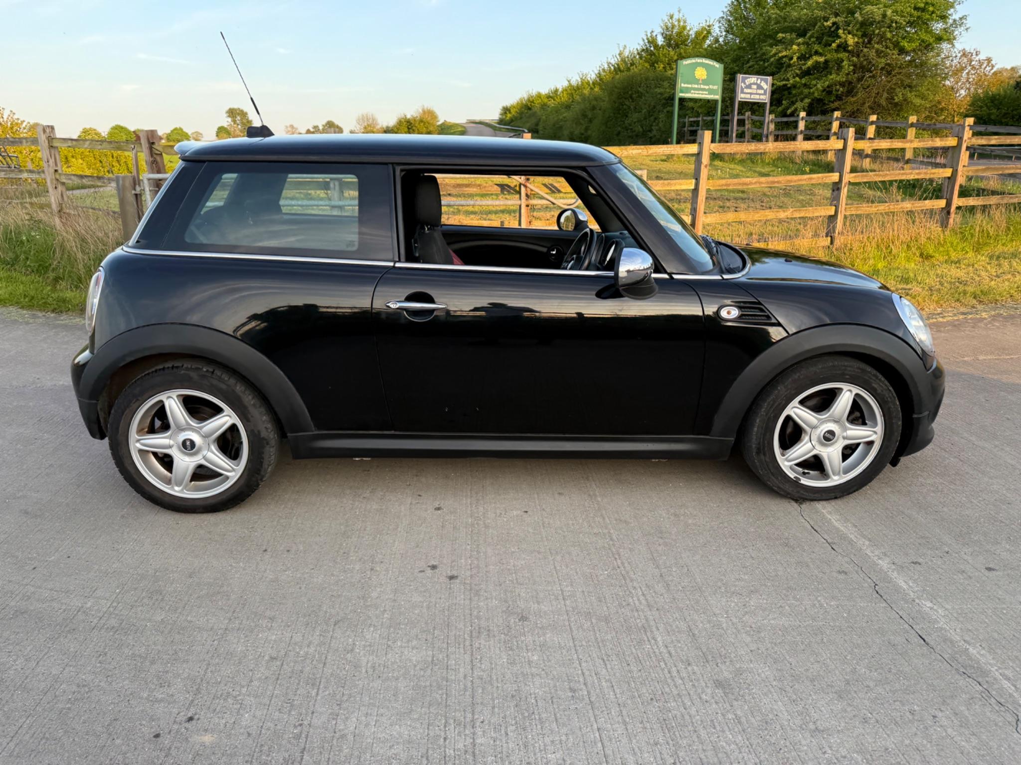 MINI Hatch 1.6 Cooper Euro 5 (s/s) 3dr — photo 22 of 78